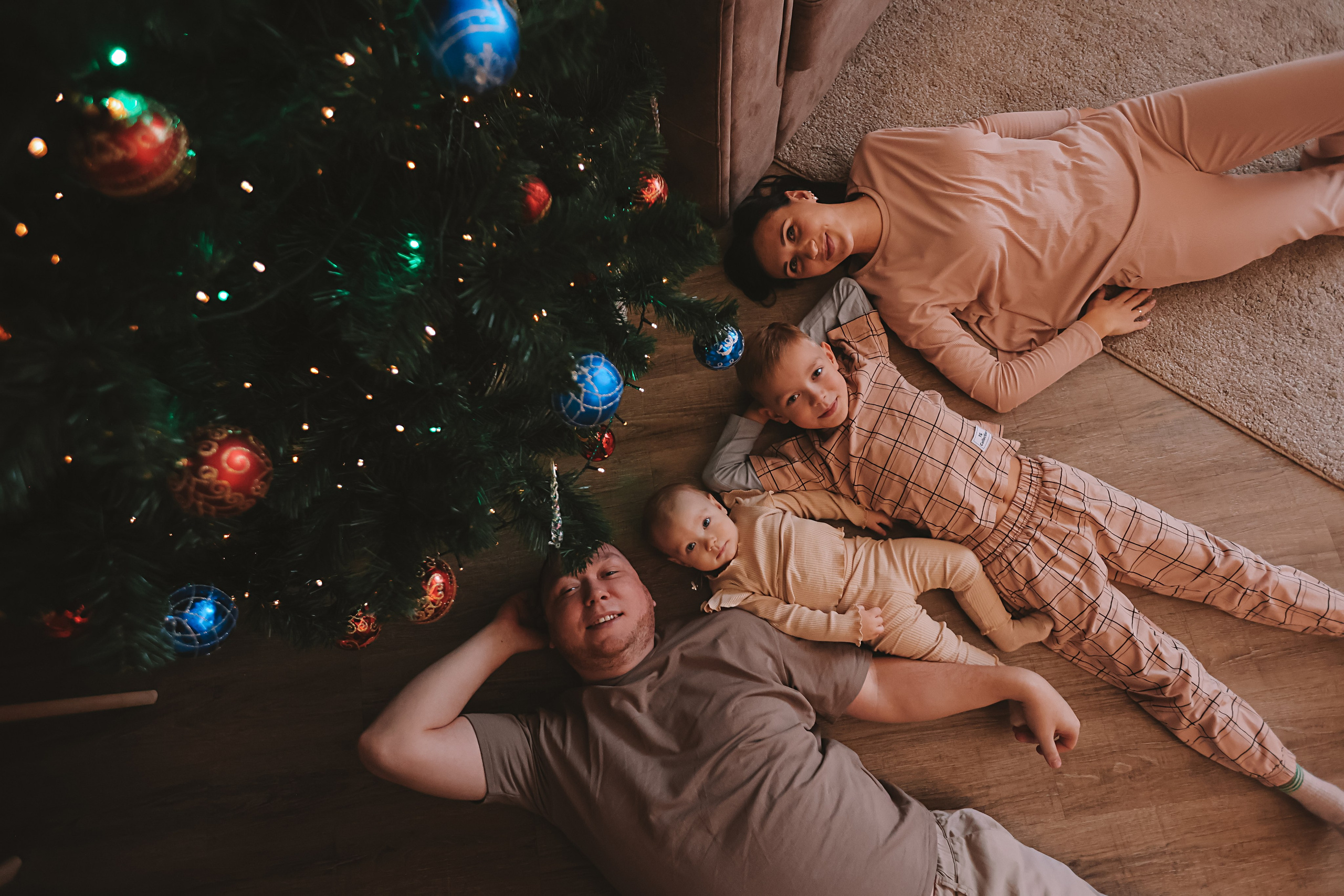 Дома. Семейный фотограф Тюмень, фотограф на роды Салмина Мария