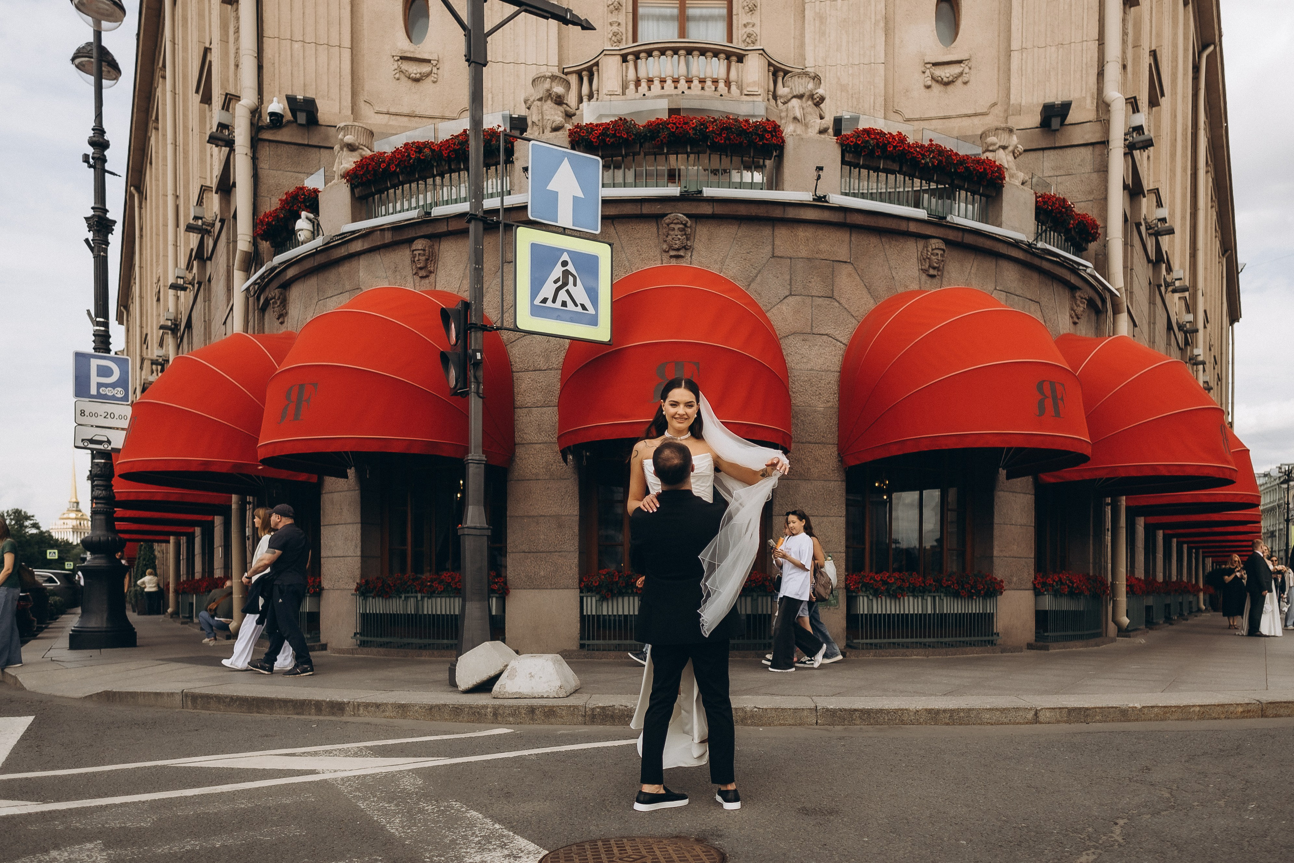 Свадебная Фотопрогулка Исаакиевский. Фотограф ПИТЕР СПБ Надежда Баранова