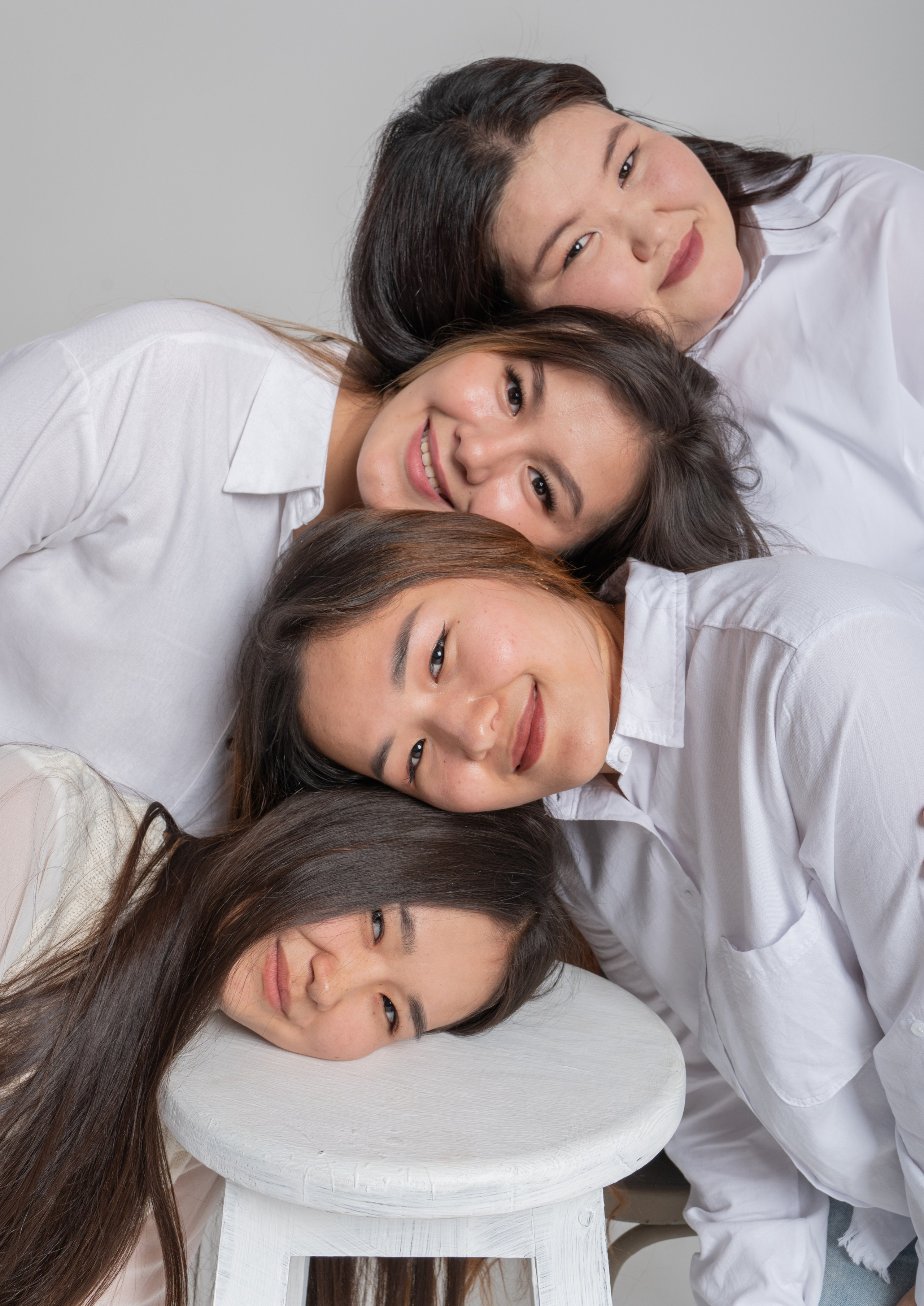 Подружки. ФОТОГРАФ/РУДНЫЙ/КОСТАНАЙ