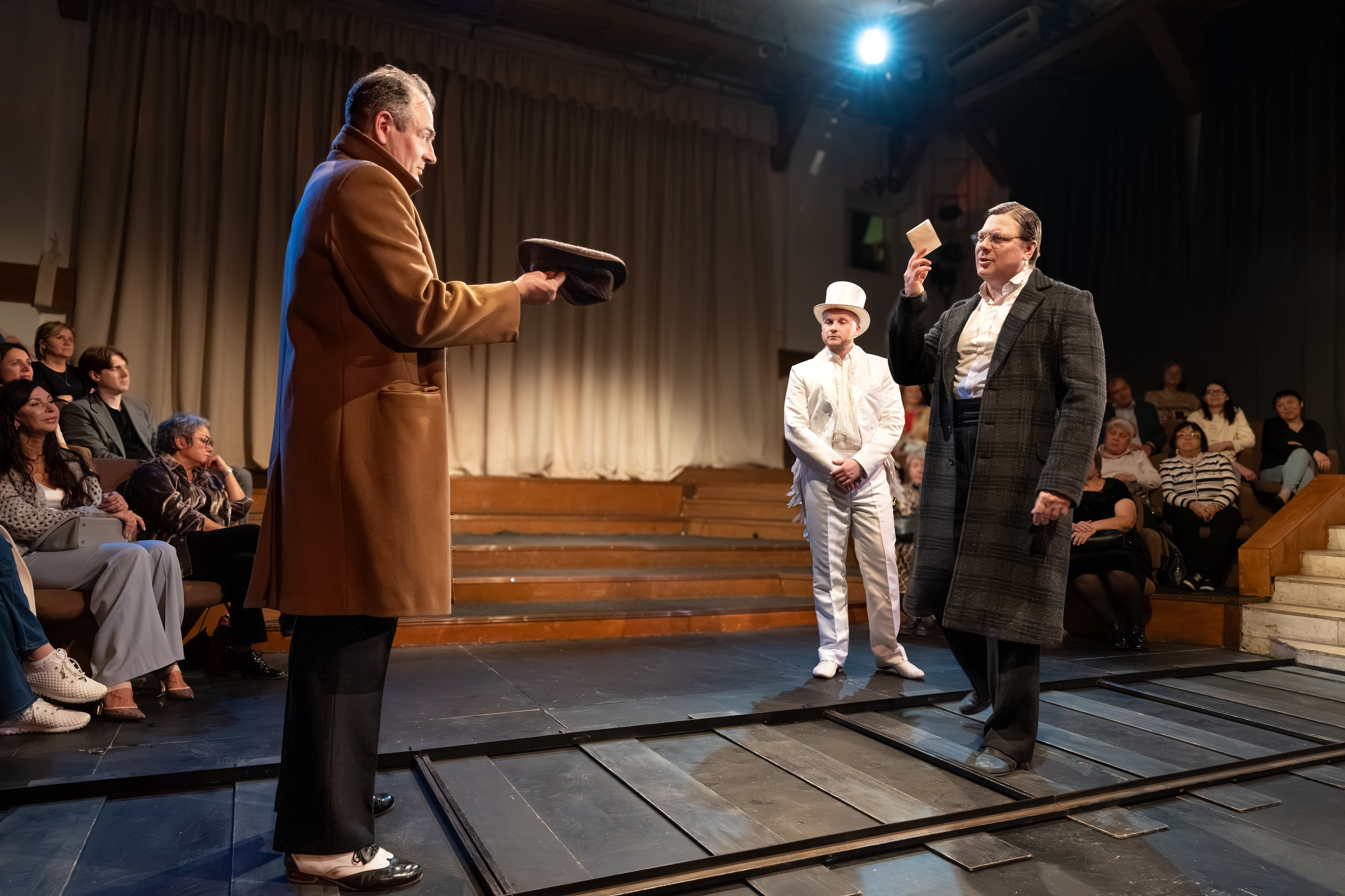 Театр Сфера: Гнездо перелётных птиц (100-й спекталь). Сайт фотографа Сергея Абрамова