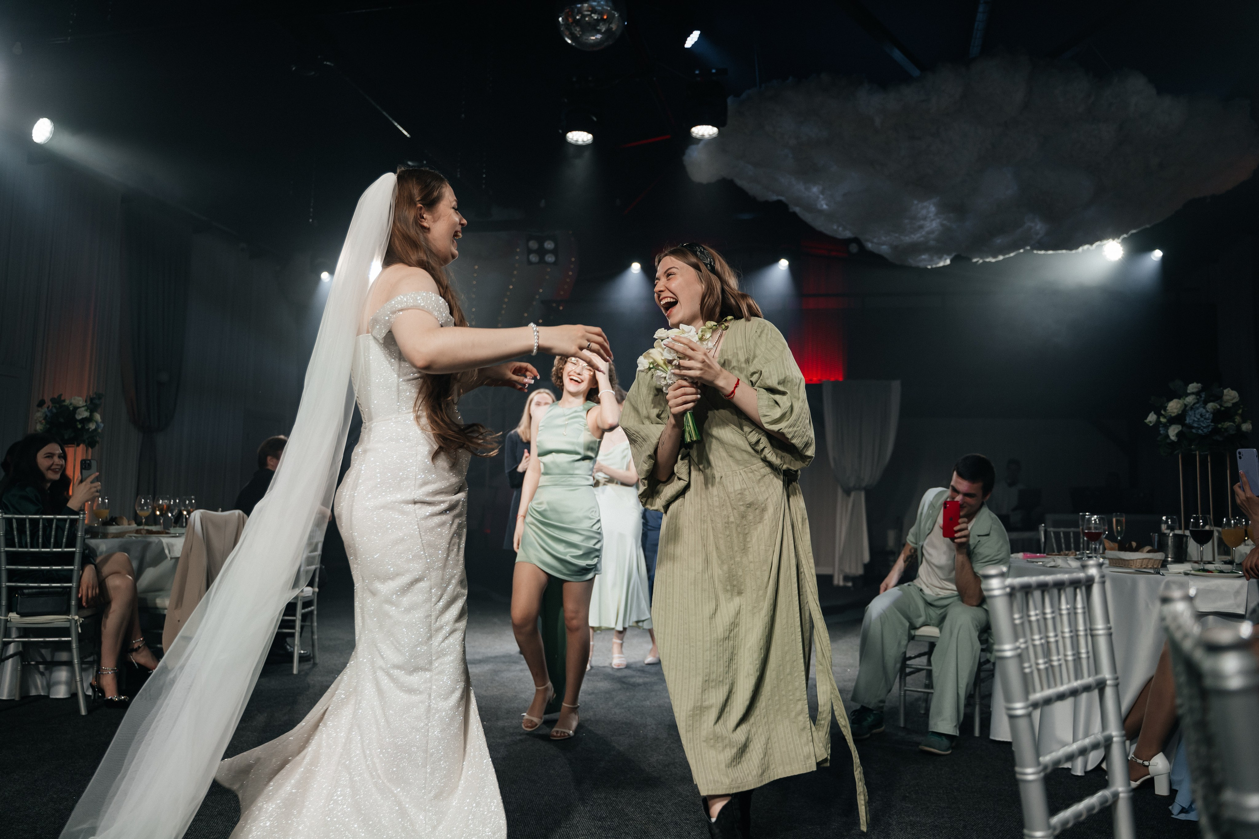 Wedding «Laugh and cry». Свадебные фотограф и видеограф Наталья и Анатолий Новиковы СПб