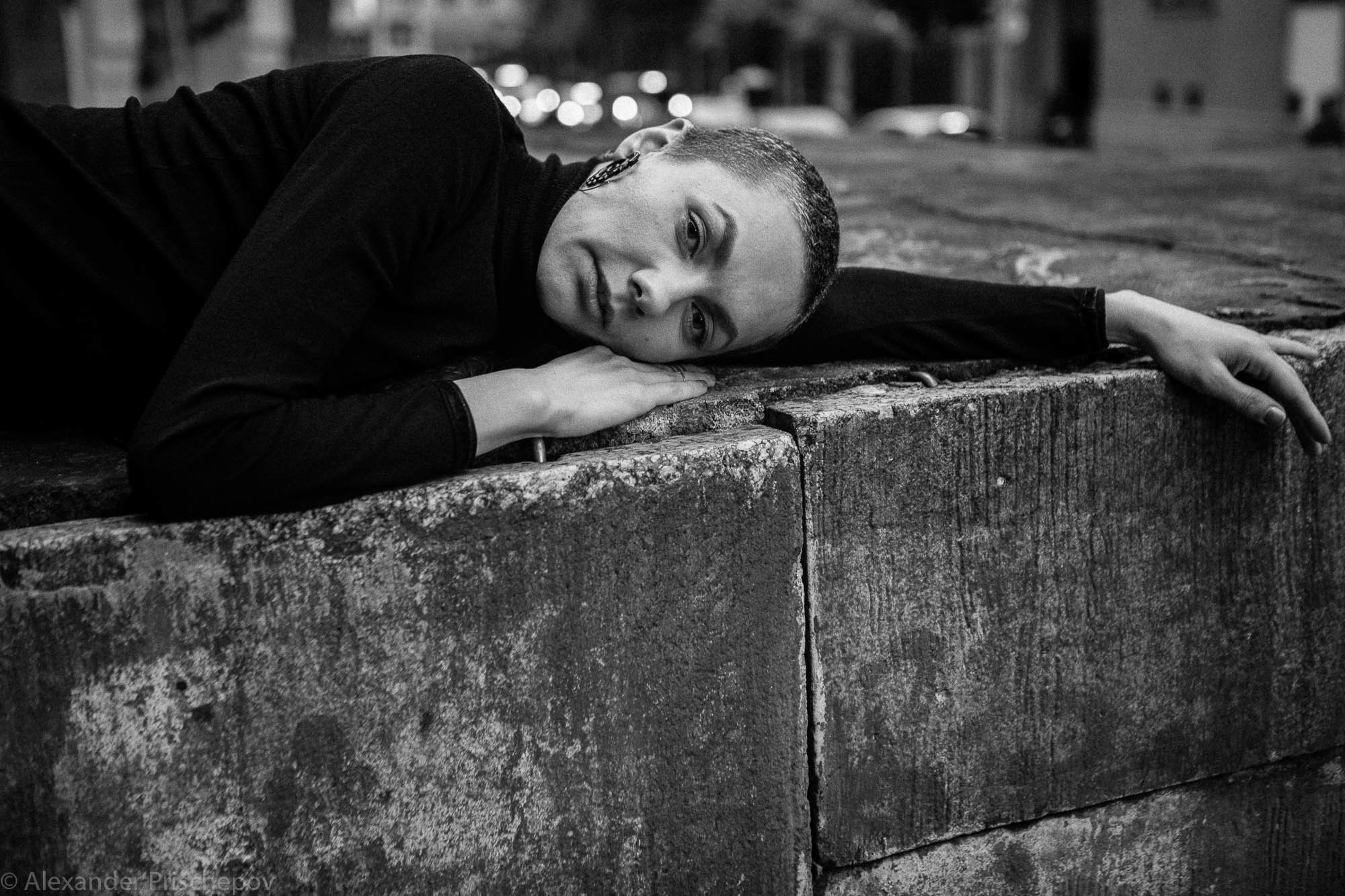 Альбина - Актриса кино и театра. Александр Прищепов - фотограф, режиссёр, продюсер