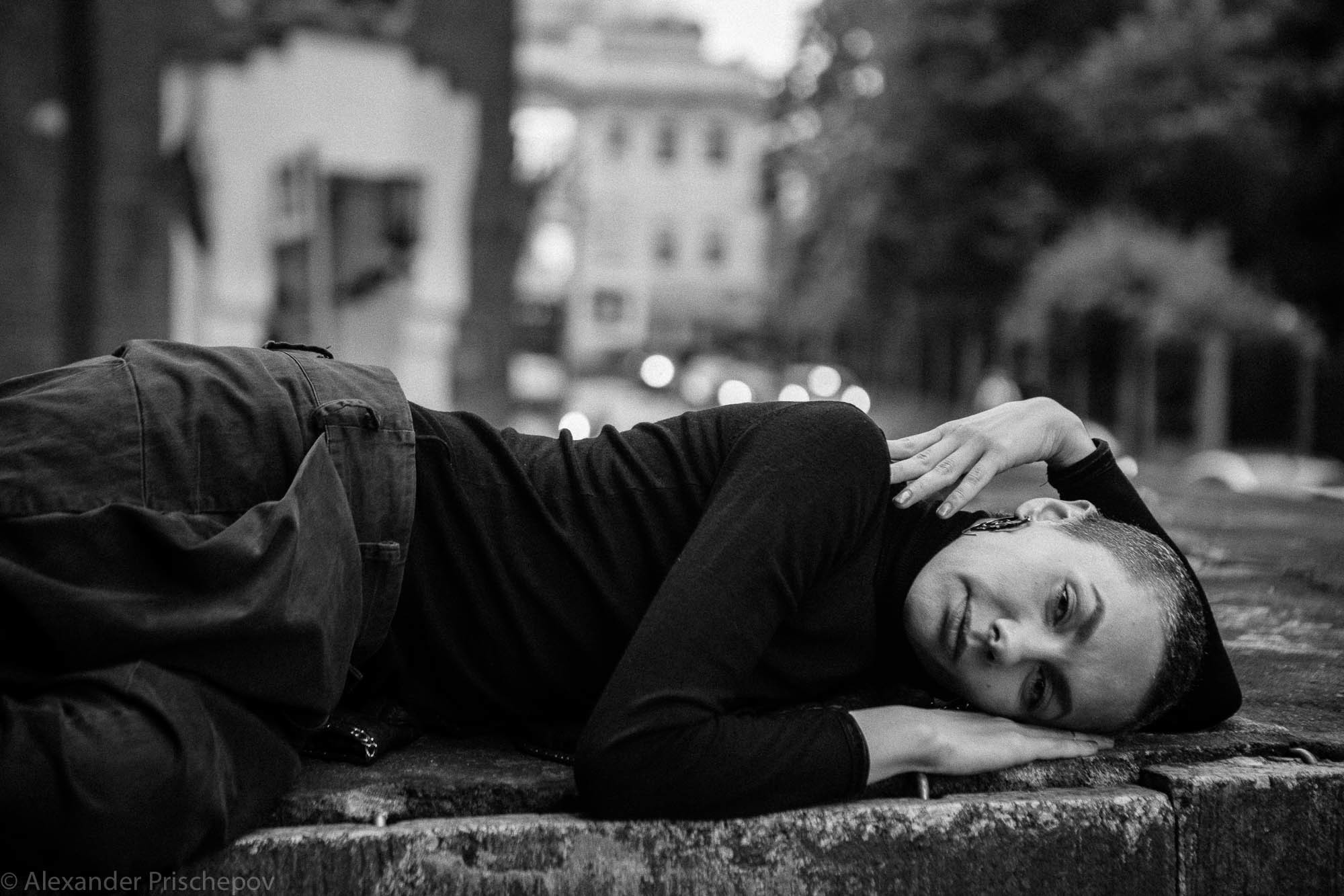 Альбина - Актриса кино и театра. Александр Прищепов - фотограф, режиссёр, продюсер