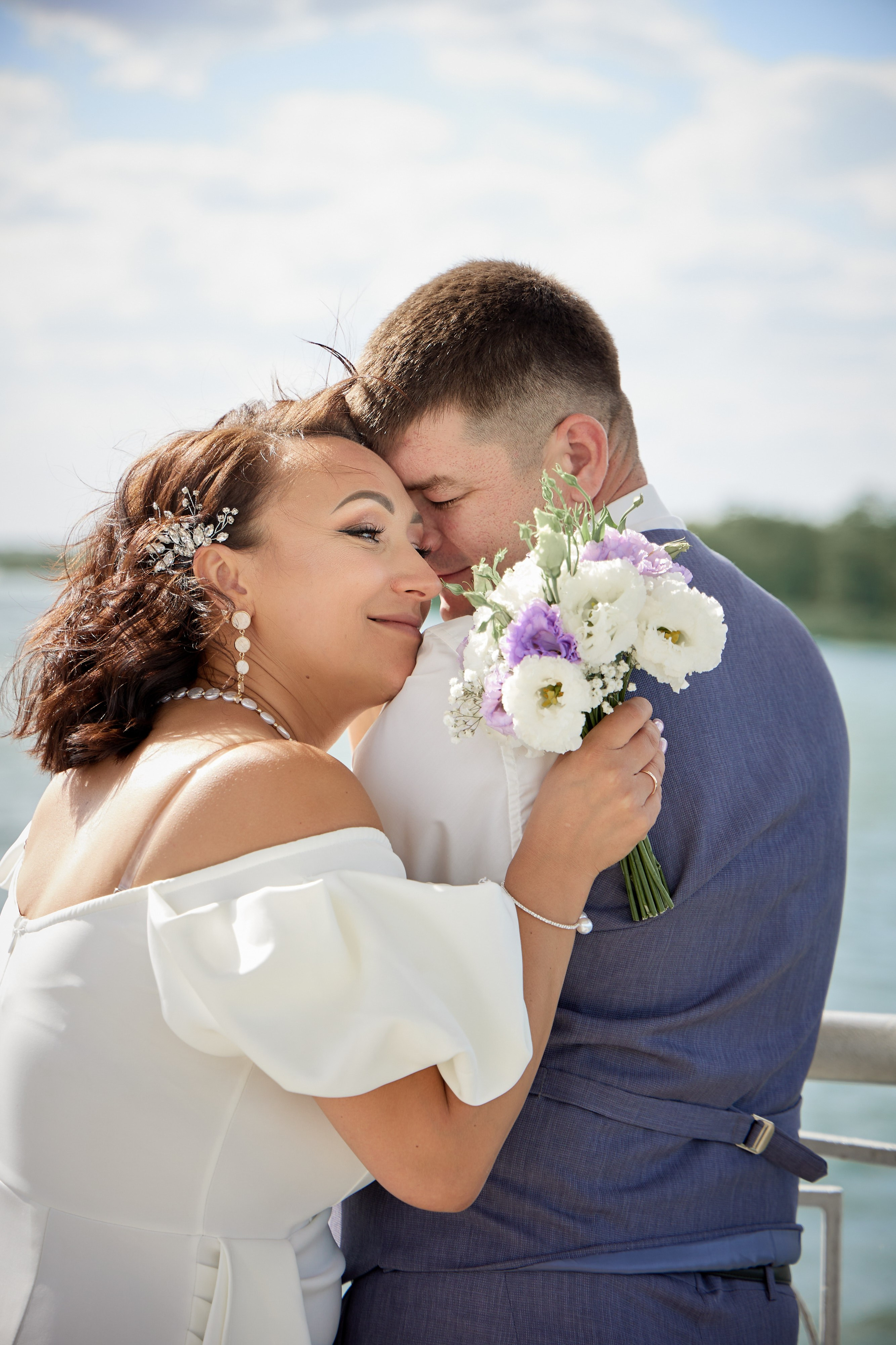 Фотосъемка в ЗАГСе, прогулка молодых, банкет