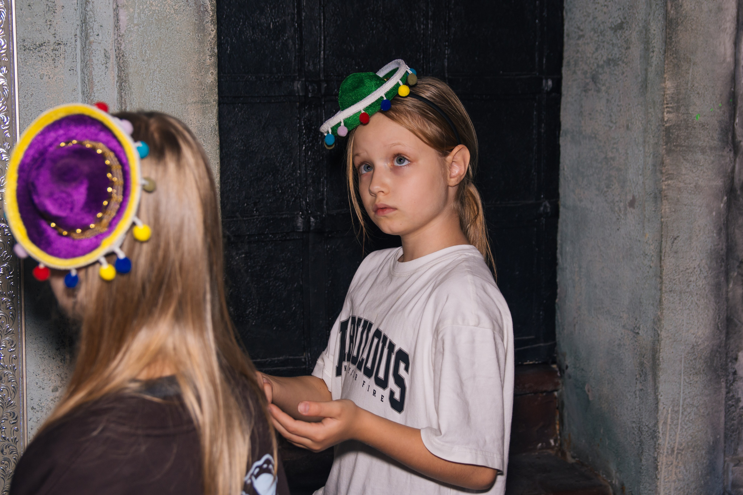 Квесты и праздники в Нелогике. Фотограф в Москве. Индивидуальные и парные съёмки, мероприятия, промо-съёмки для артистов