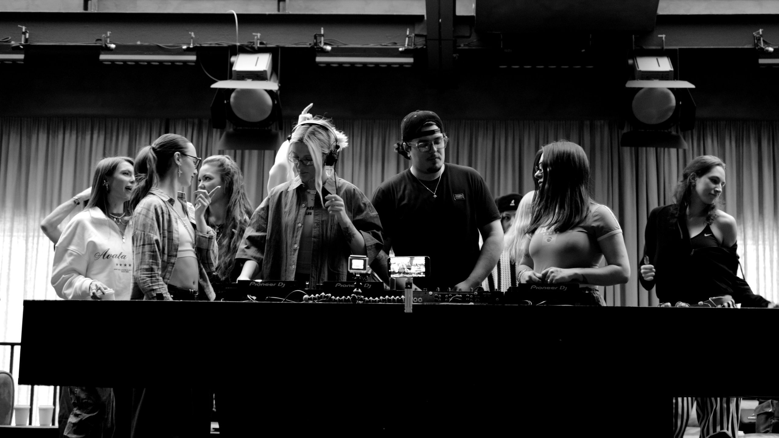 .оригинал — CONNECTED x 128Studio / 18.01.2026. TENZO | Креативный продюсер / Арт-директор