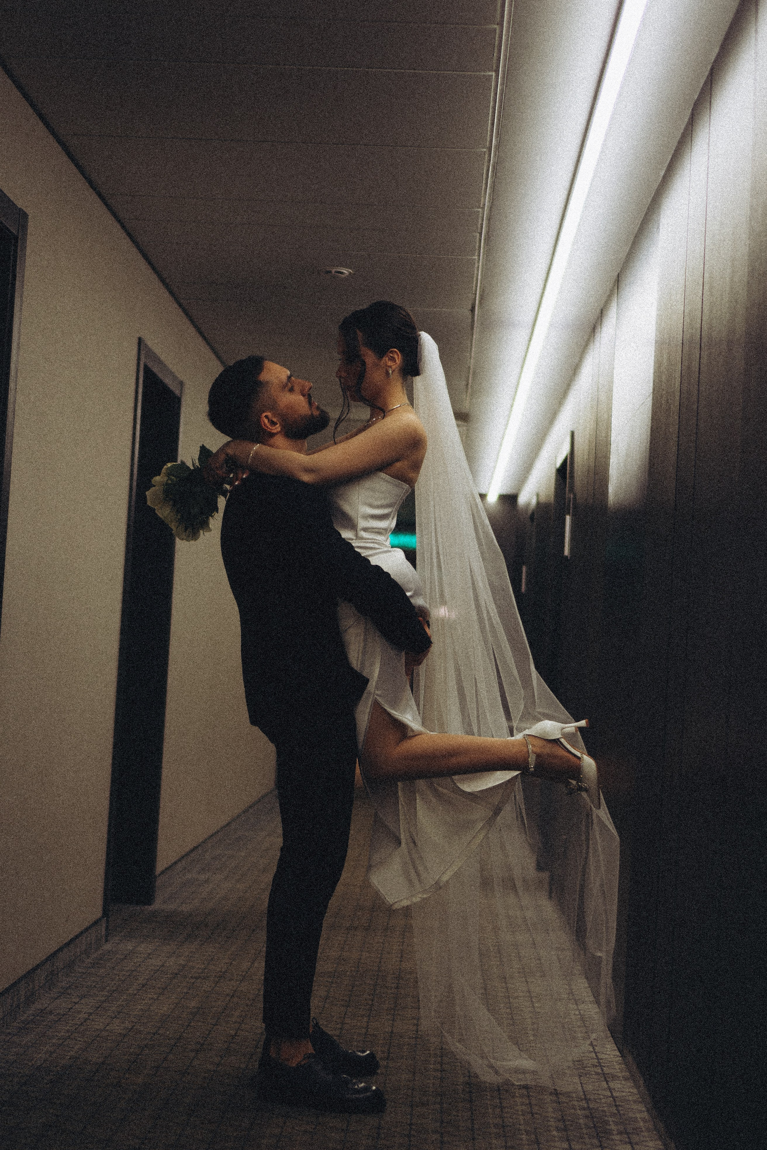 СВАДЕБНАЯ СЬЕМКА СБОРОВ ЖЕНИХА И НЕВЕСТЫ В ОТЕЛЕ И ТАКЖЕ ФОТОСЕССИИЯ В ОТЕЛЕЕ МЕГАПОЛИС БРЯНСК. Профессиональный фотограф, Санкт-Петербург — Виктория Богомолова