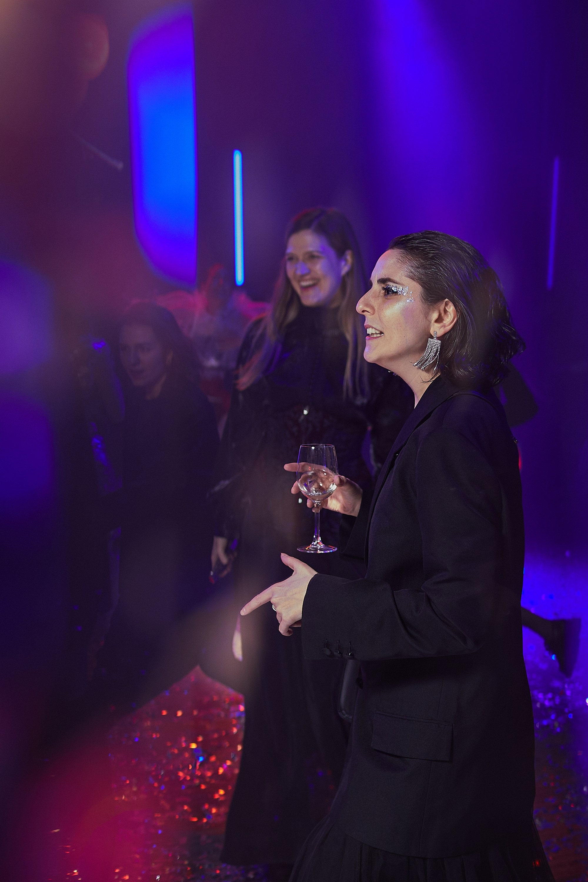 RADUGADESIGN. Александр Осин — корпоративный и семейный фотограф в Москве