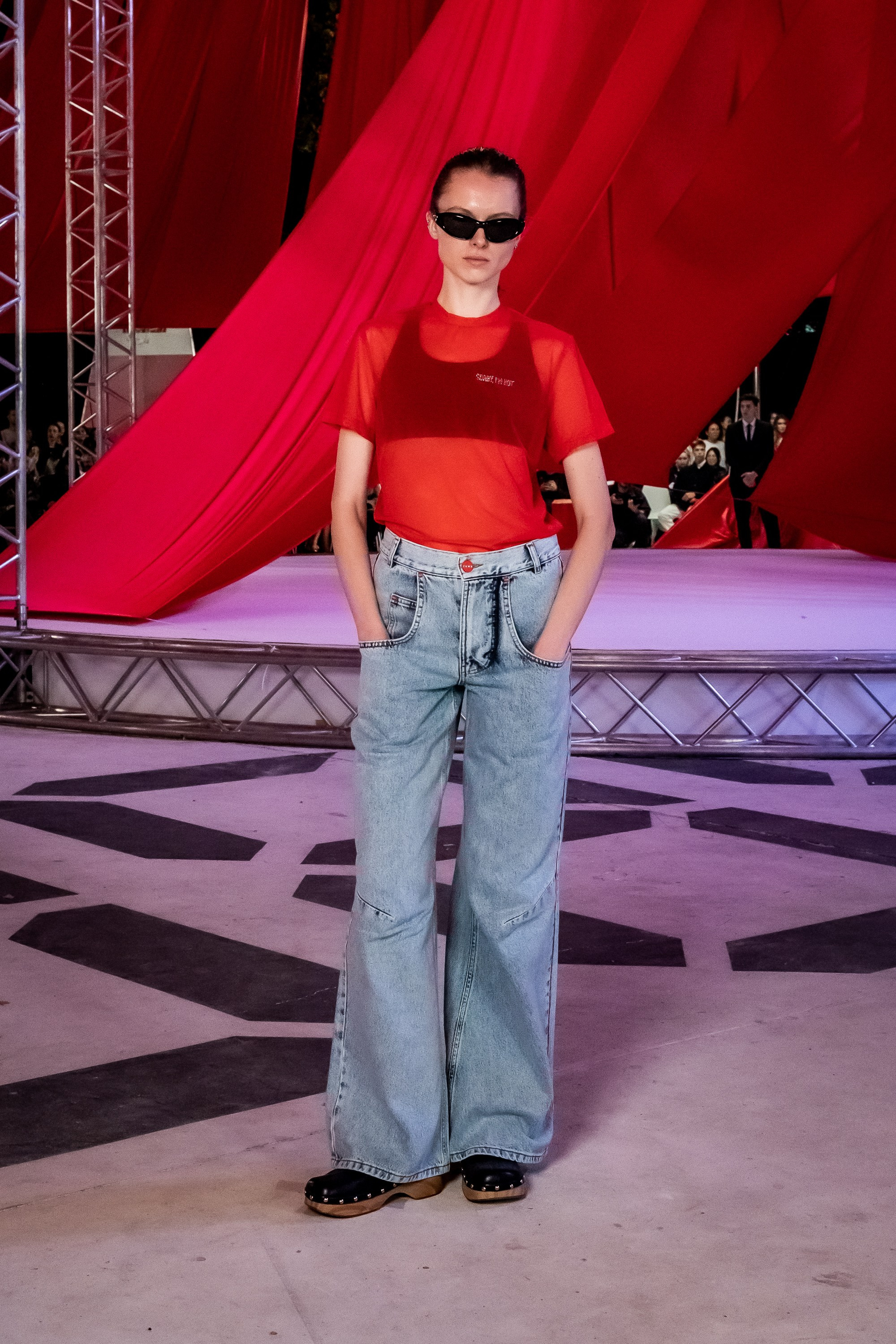 Показ Яндекс-маркет 04.09.2024. Фотосессии и репортаж — Фотограф в Москве — Рина Серёгина