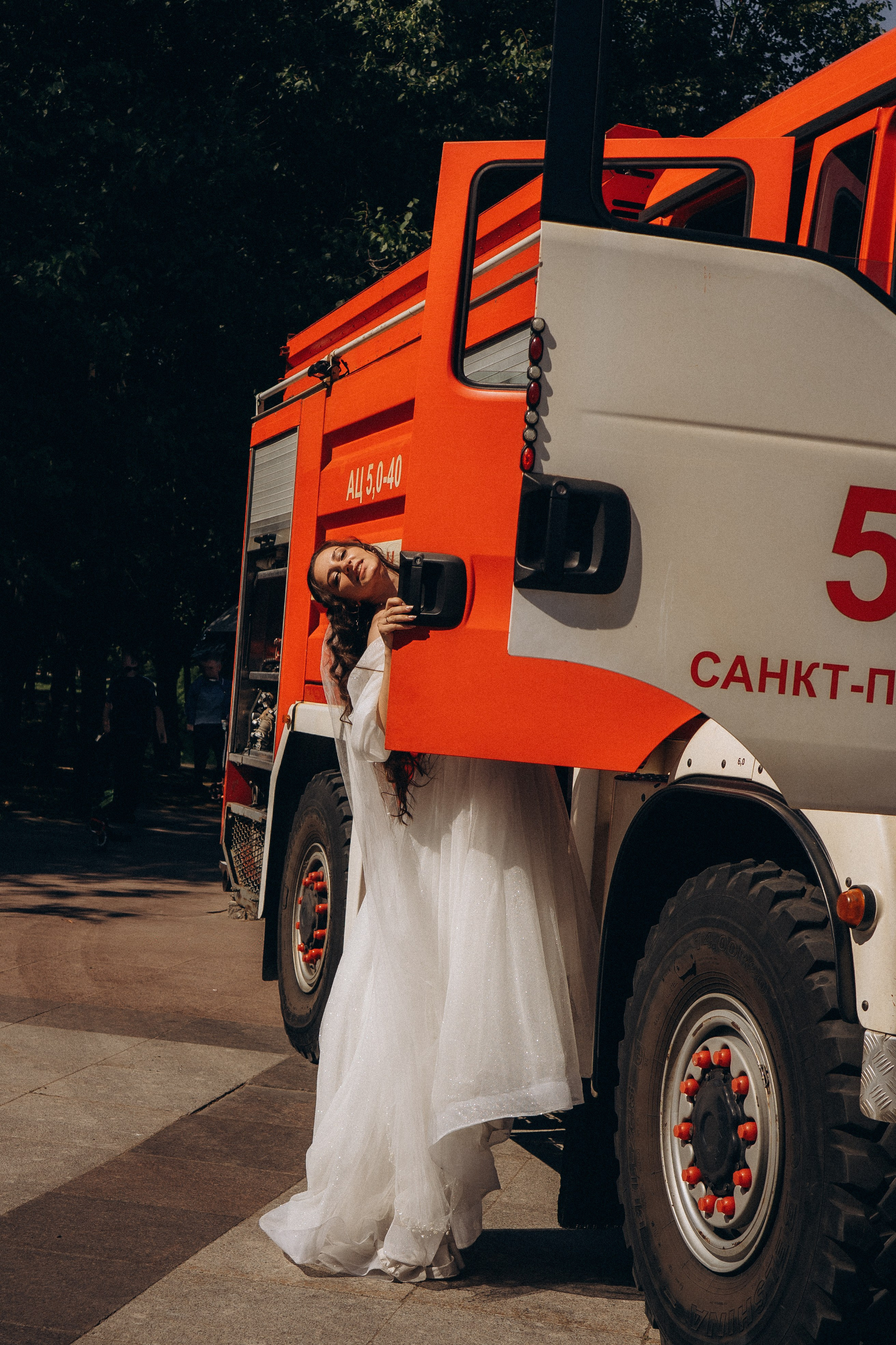 СВАДЕБНАЯ СЬЕМК В ПАРКЕ 300-ЛЕТИЯ. Профессиональный фотограф, Санкт-Петербург — Виктория Богомолова