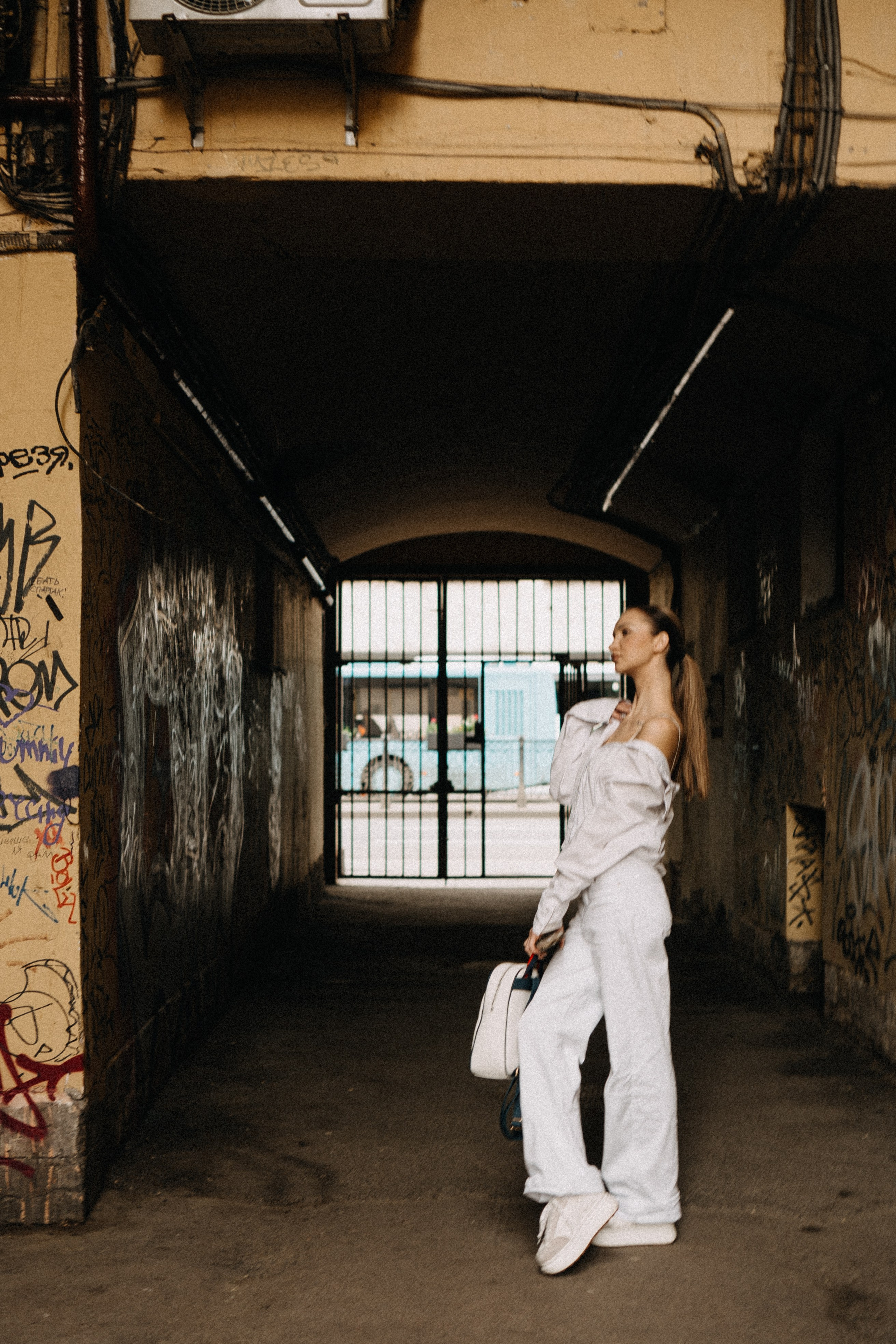 МЫ ГУЛЯЛИ ПРО КРЫШАМ ПИТЕРА. Профессиональный фотограф, Санкт-Петербург — Виктория Богомолова