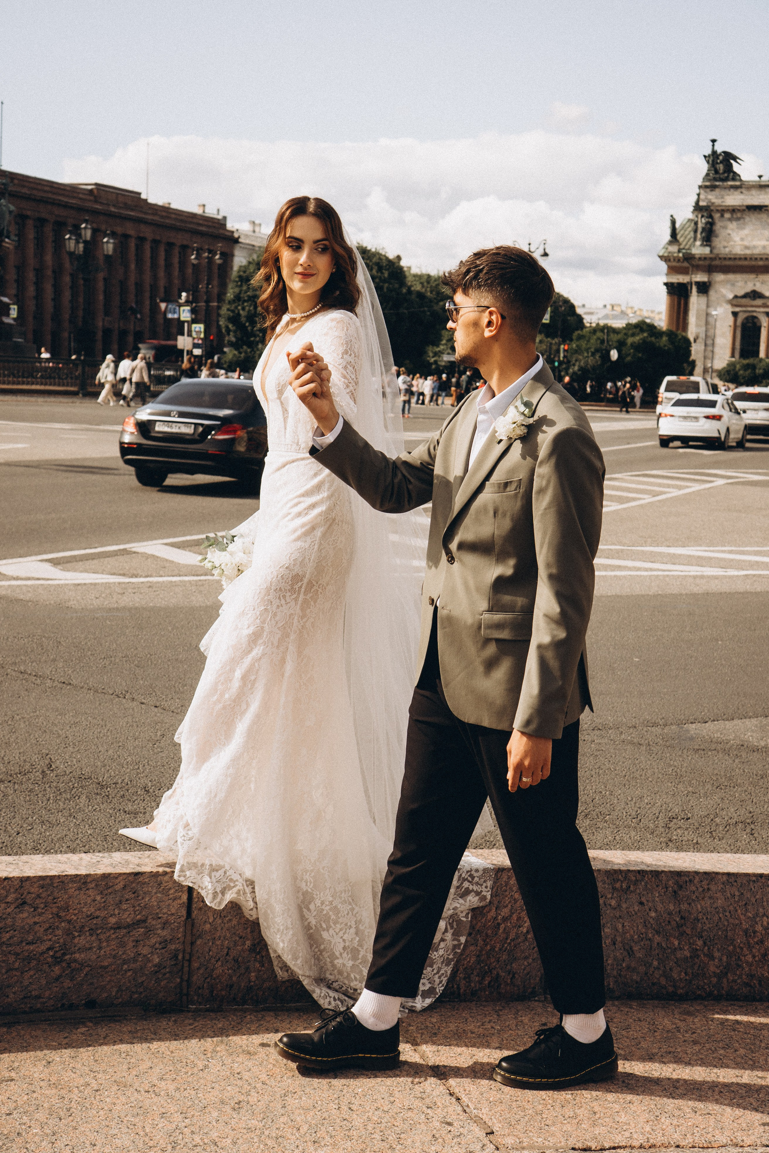 СВАДЕБНАЯ ПРОГУЛКА ВОЗЕ ИСАИКЕВСКОГО СОБОРА АСТОРИИ И ЗАКОНОДАЛЕТНОГО СОБРАНИЯ. Профессиональный фотограф, Санкт-Петербург — Виктория Богомолова