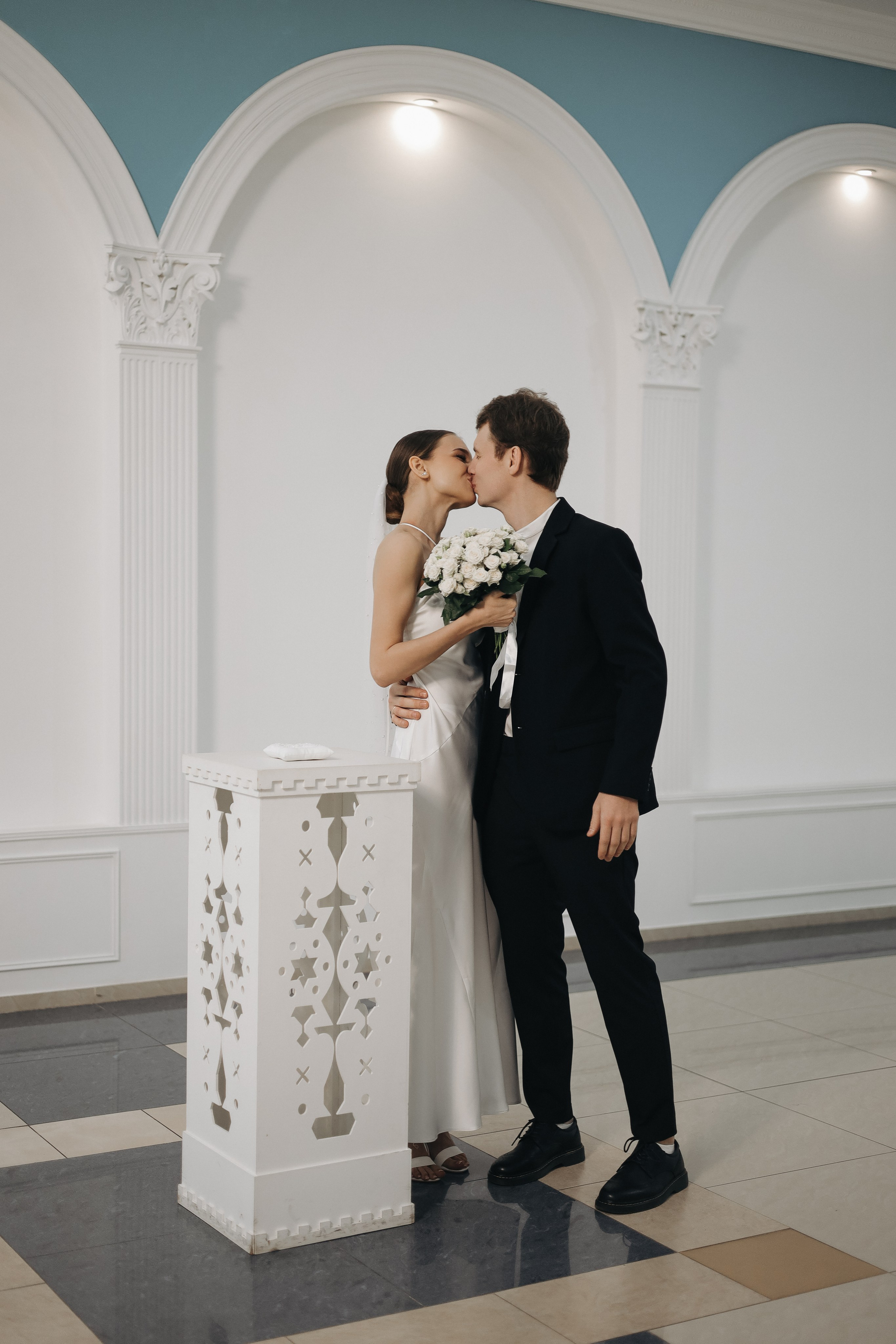 Олеся и Даня. Роспись в Таганском ЗАГСе. Диана Чечель. Свадебный и семейный фотограф в Москве