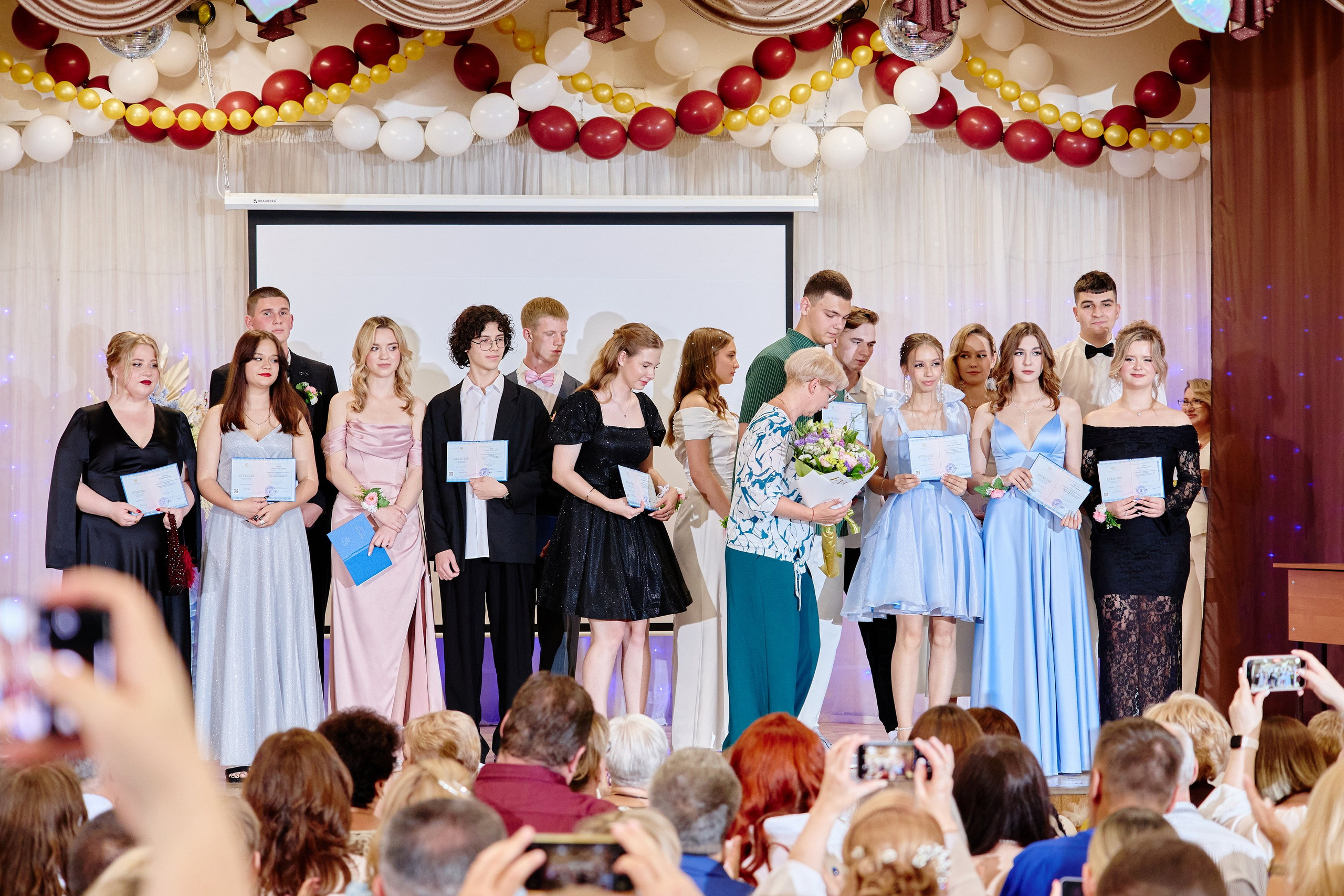 Выпускной 35 Сош. Фотограф Выпускные альбомы Таганрог Сергей Коробченко