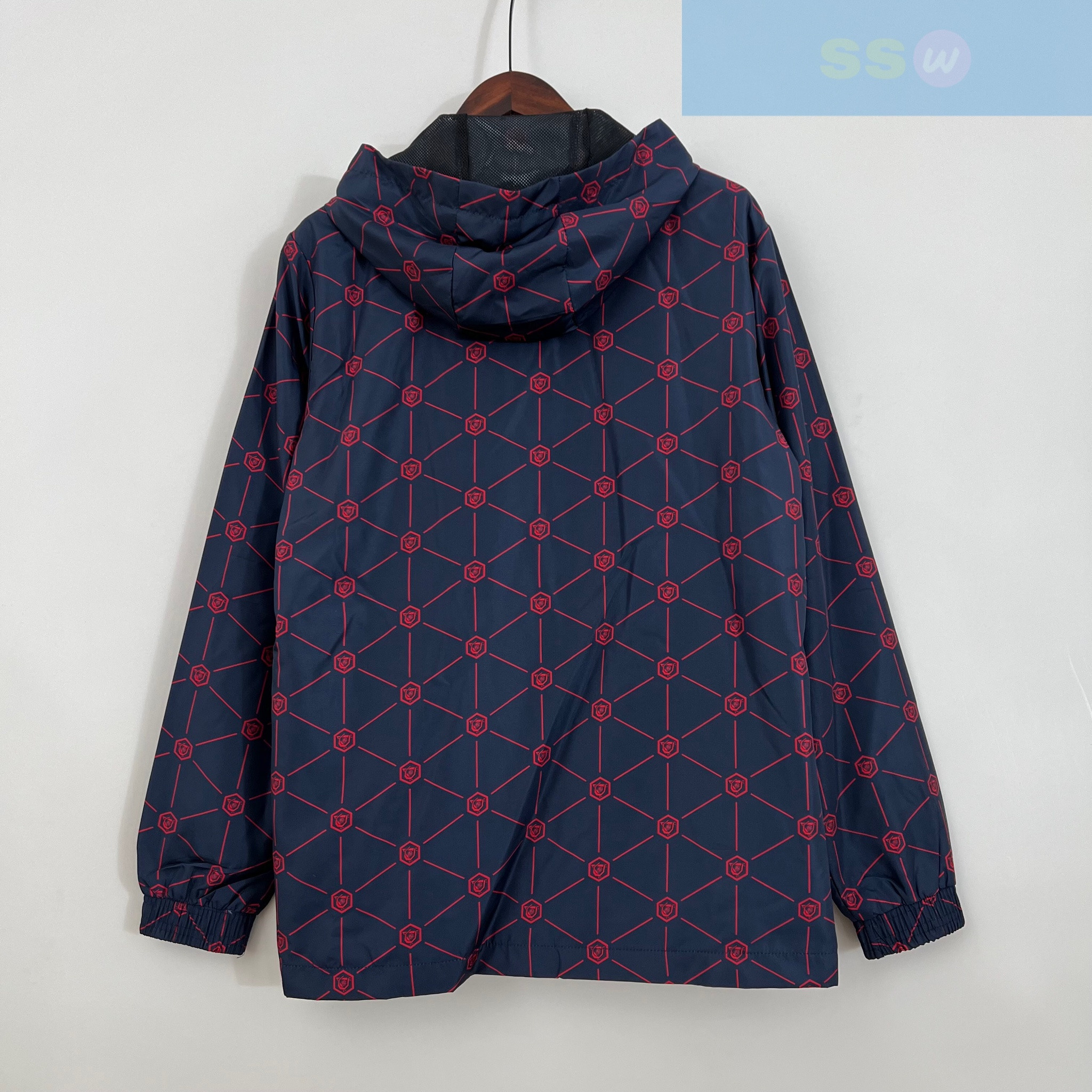 Ветровка Arsenal купить по цене 4900 рублей. Футбольный магазин — ssw_magazin