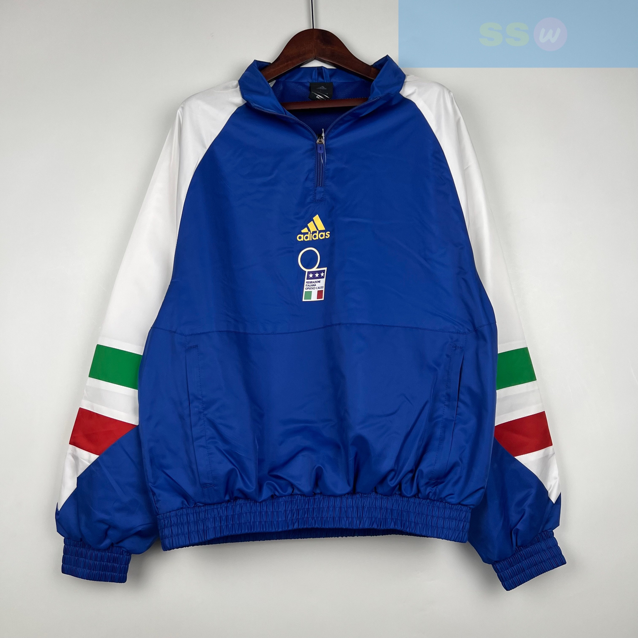 Ретро ветровка сборной Италии купить за 4900 рублей. Футбольный магазин — ssw_magazin