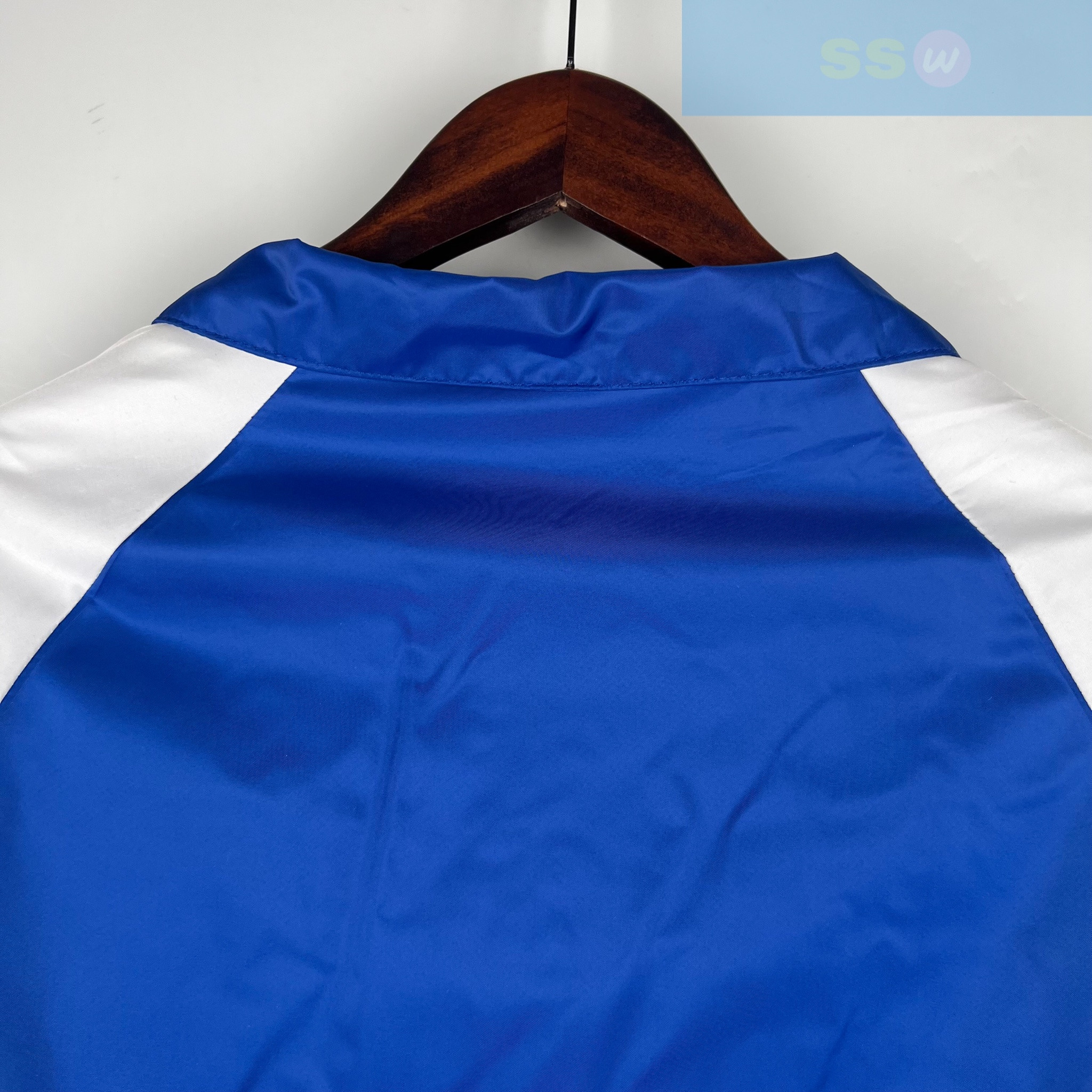 Ретро ветровка сборной Италии купить за 4900 рублей. Футбольный магазин — ssw_magazin