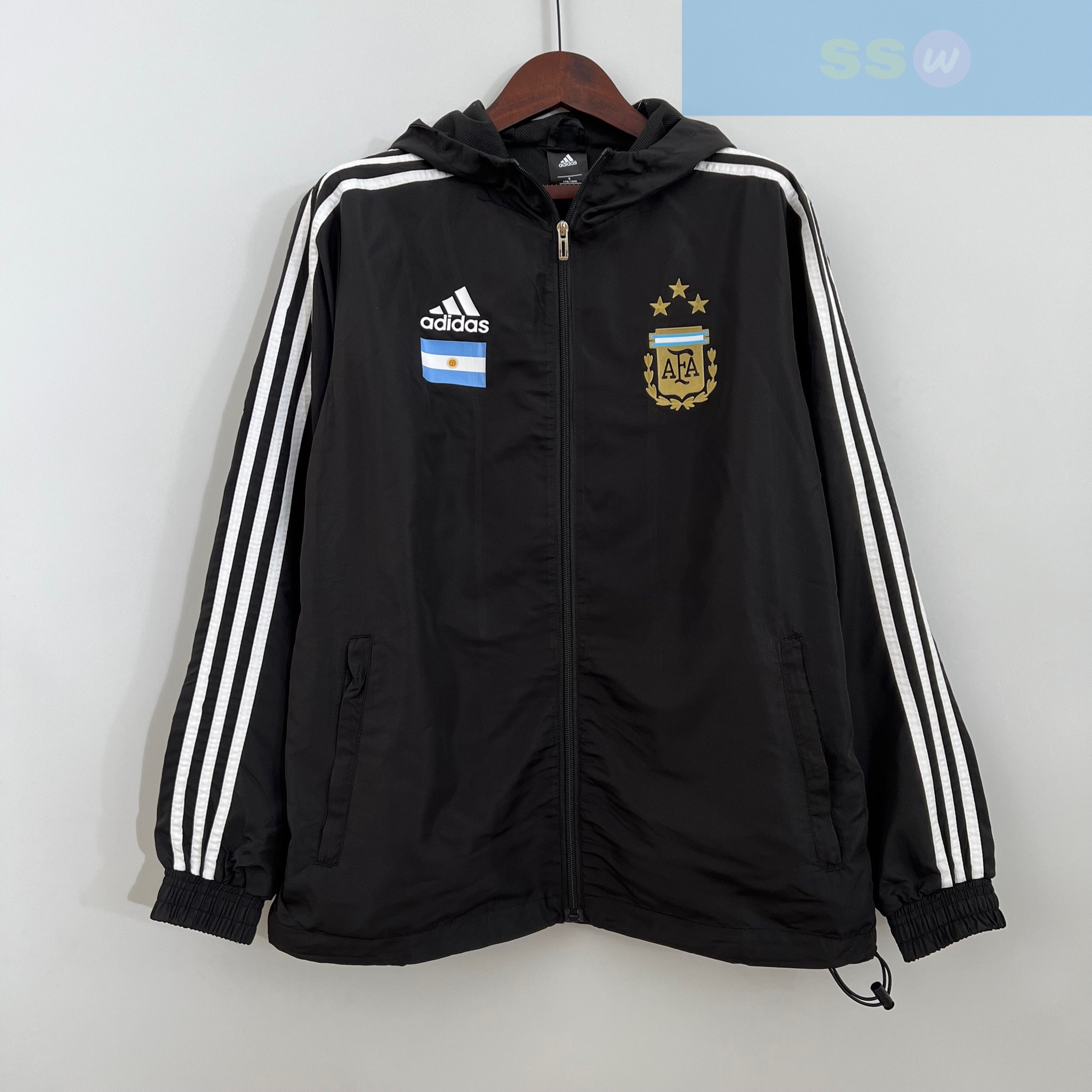 Ветровка сборной Аргентины купить за 4900 рублей. Футбольный магазин — ssw_magazin