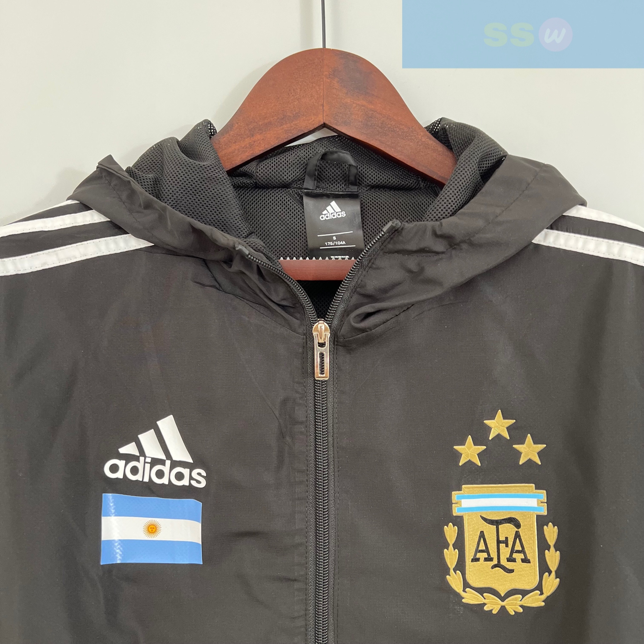 Ветровка сборной Аргентины купить за 4900 рублей. Футбольный магазин — ssw_magazin