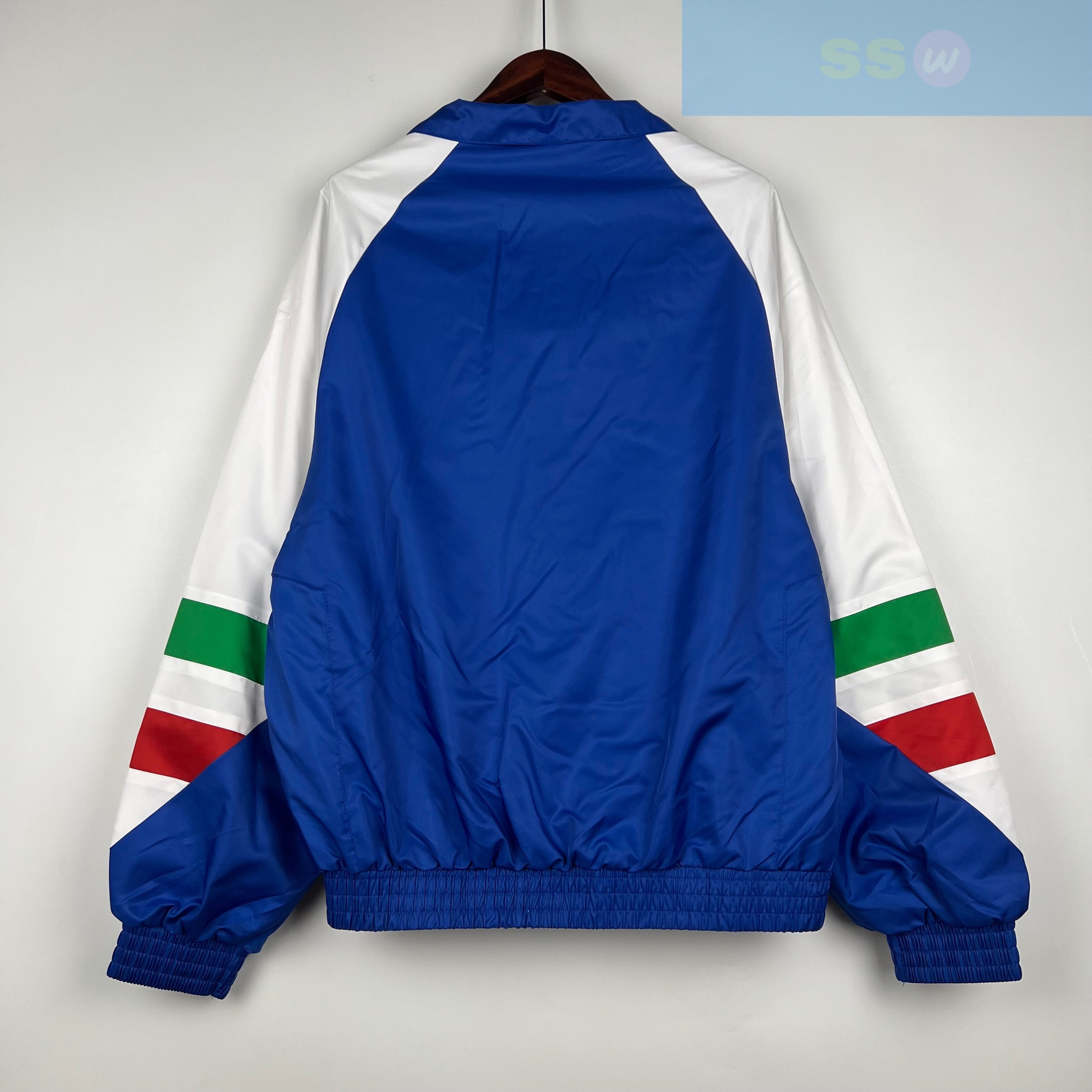 Ретро ветровка сборной Италии купить за 4900 рублей. Футбольный магазин — ssw_magazin