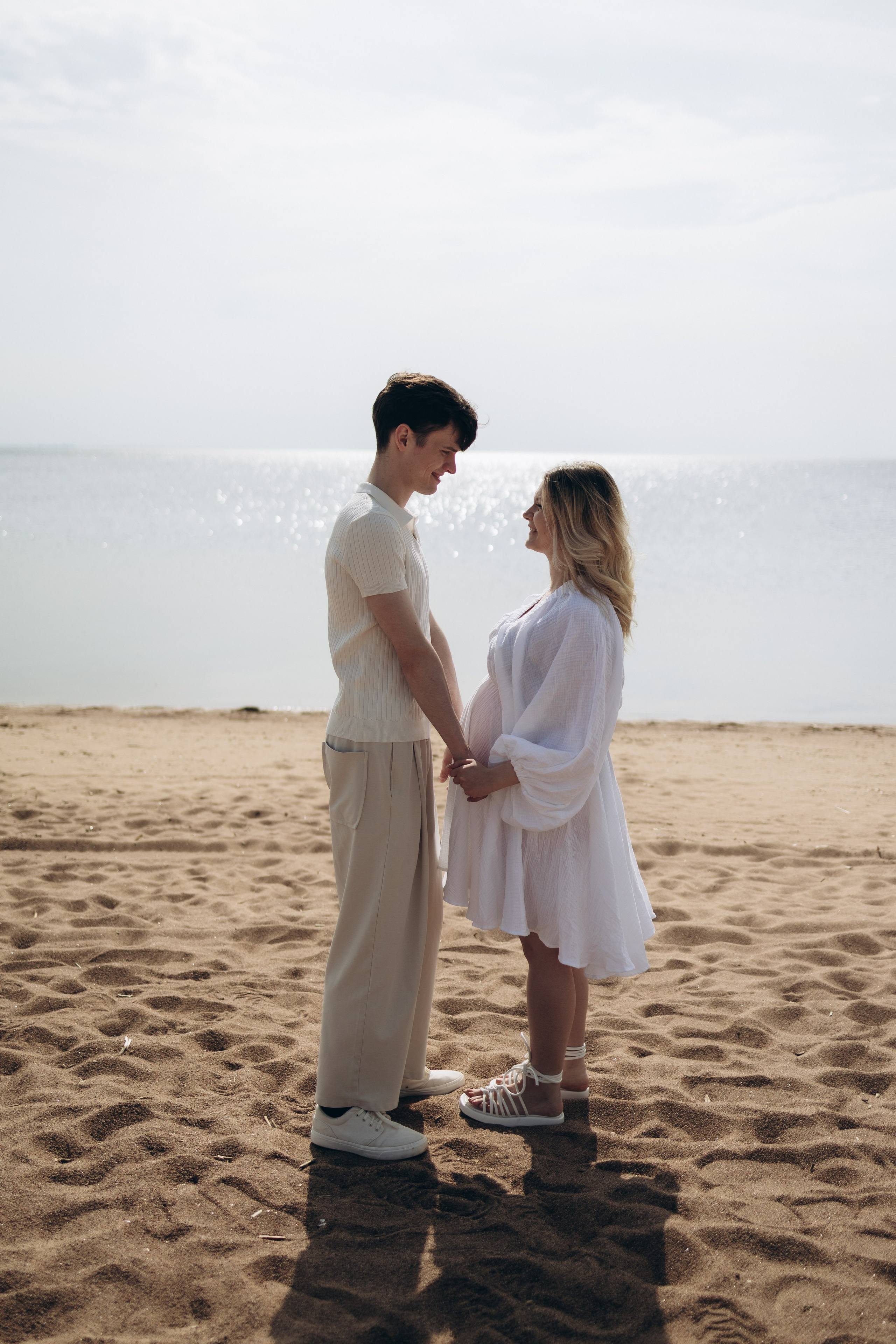 Беременная фотосессия на заливе. Фотограф Артем Бросов в Санкт-Петербурге и Дубае