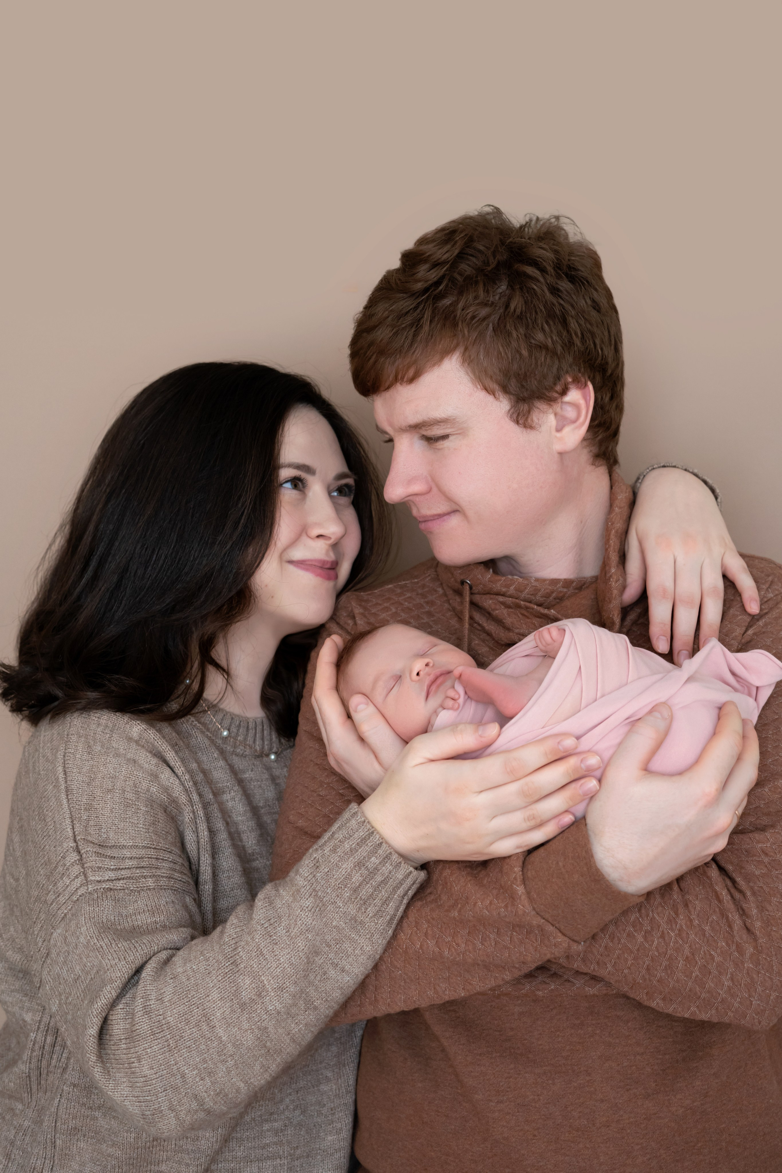 Агата. Съемка новорожденных дома. Мила Посвит Фотограф новорожденных в Тобольске