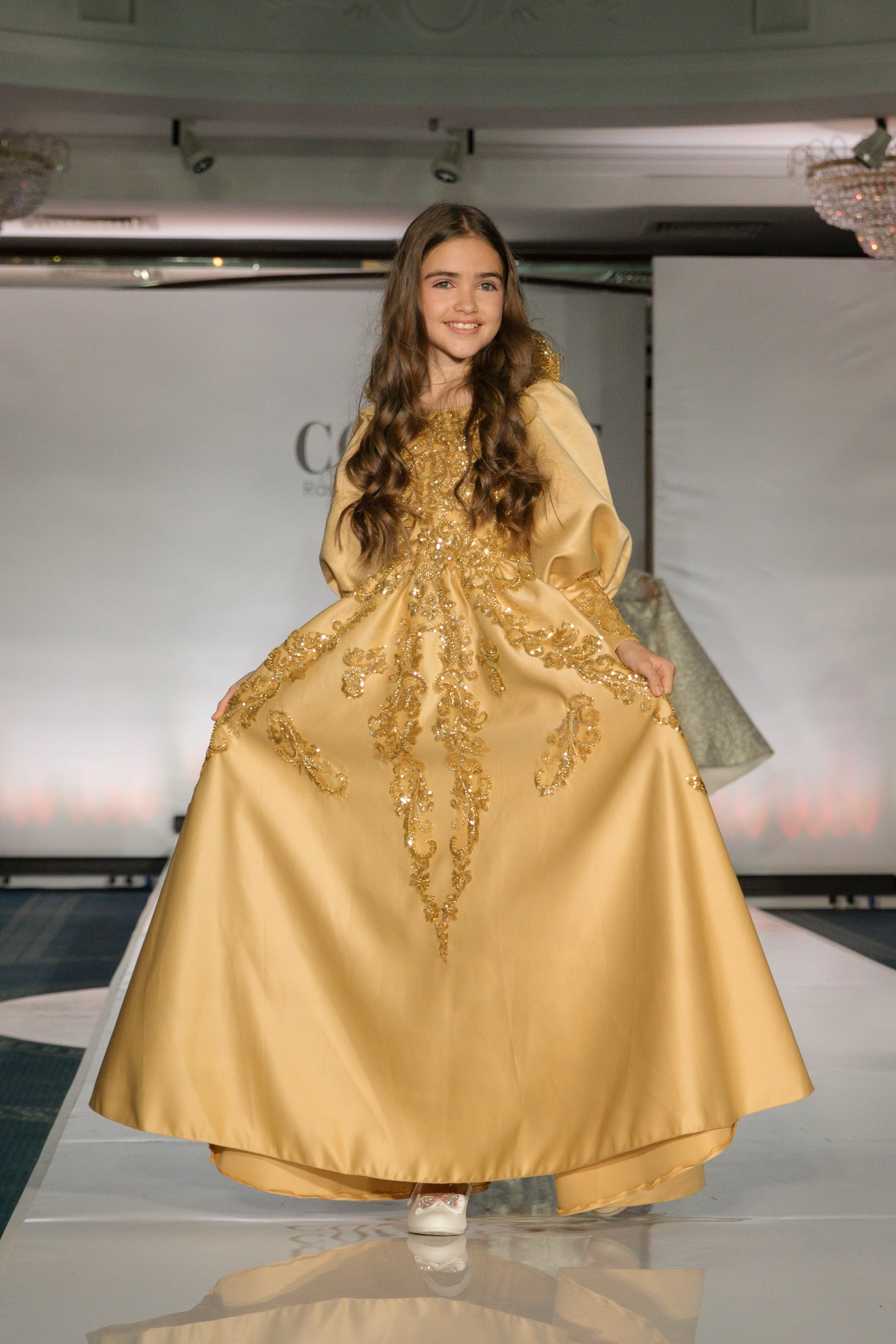 Репортаж показа «Кутюр по-русски». Фотограф в Санкт-Петербурге Вагнер Юлия