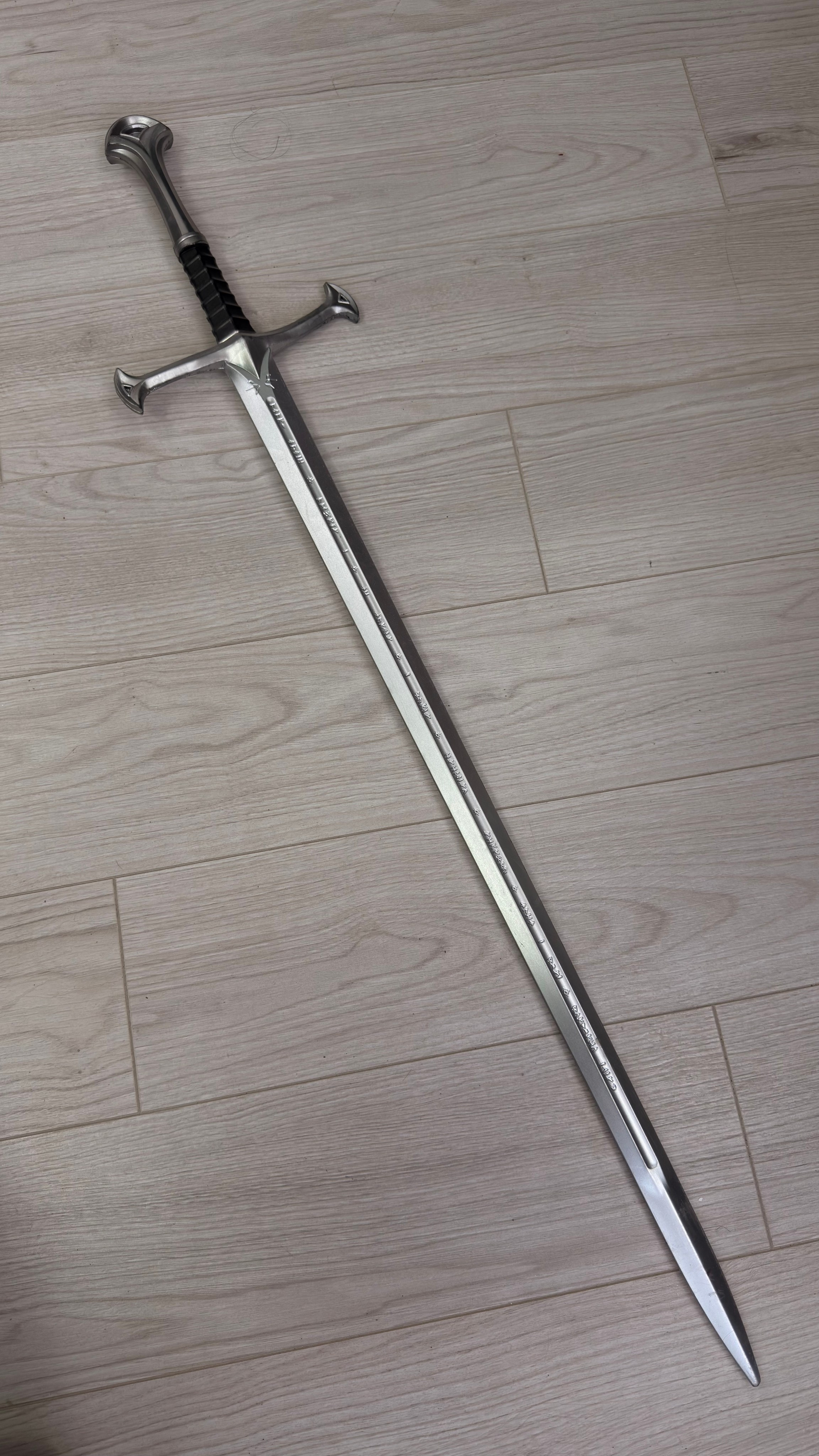 Оружейная в аренду. Аренда костюмов, платьев и реквизита для фотосессий на Камчатке