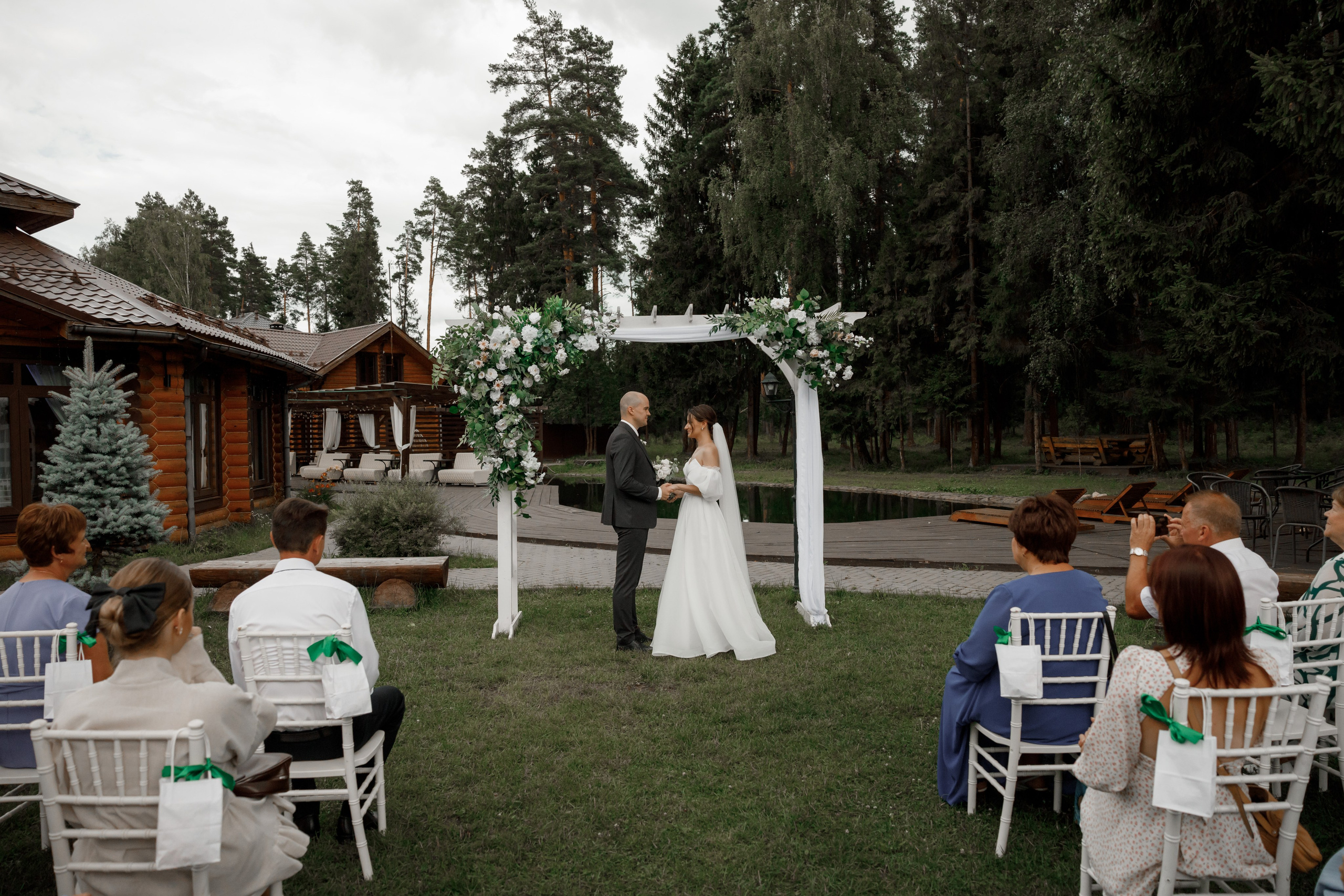 Полина и Дмитрий, загородный клуб «Барин», ЗАГС в г. Пушкино. Свадебный и репортажный фотограф (Москва, Королев и другие)