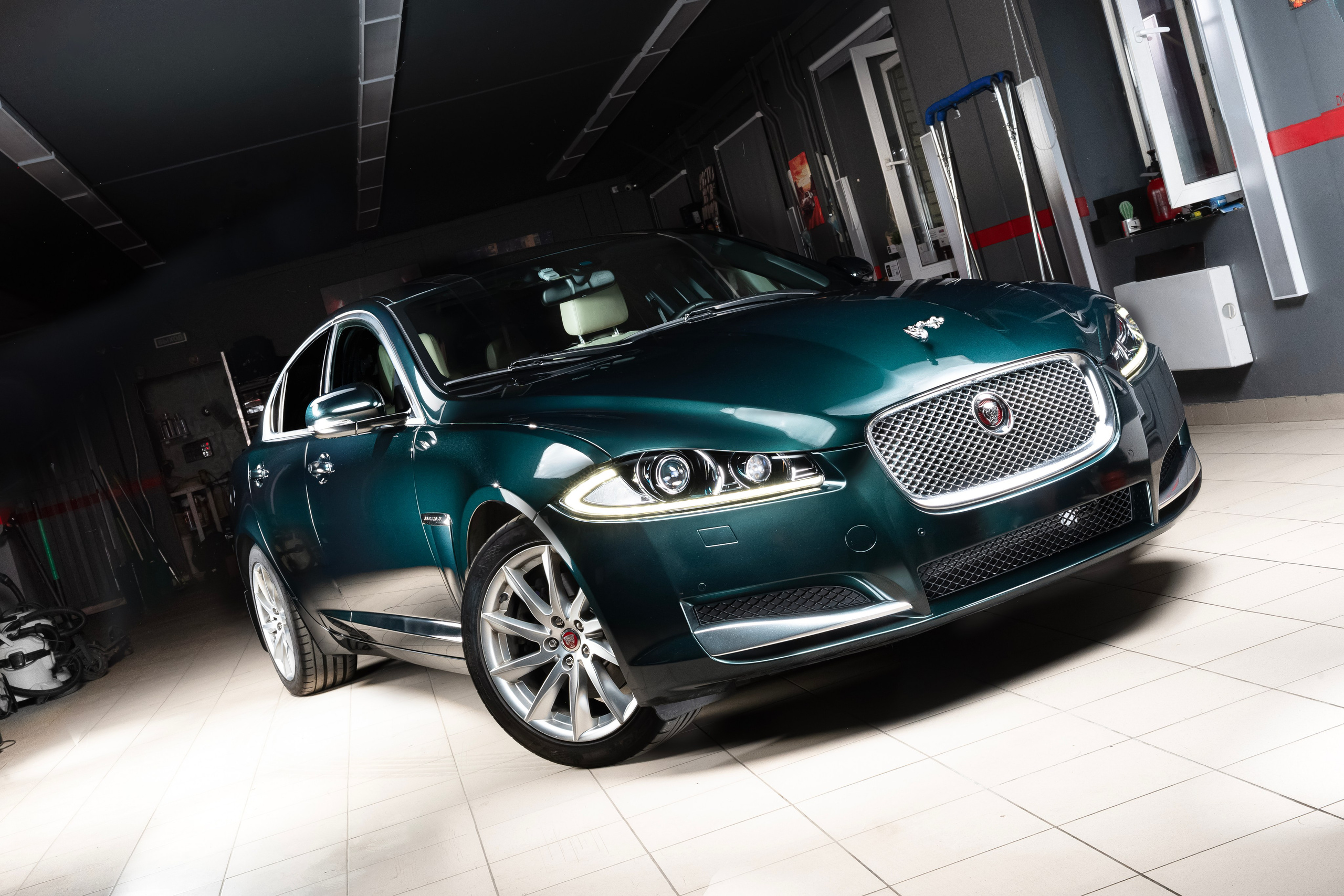 JAGUAR XJ IV. Автомобильный фотограф в Санкт Петербурге. Евгений Коновалов