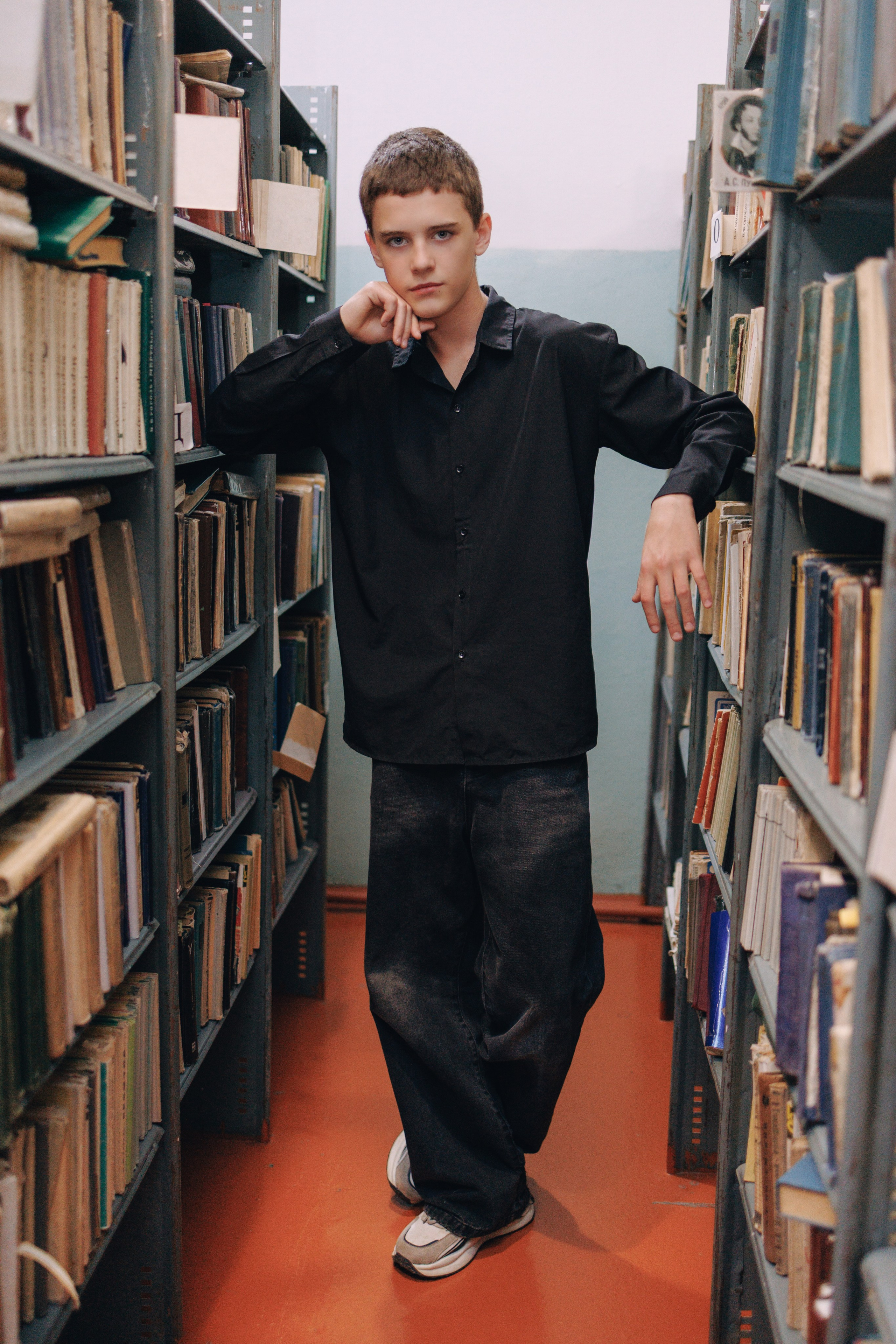 Позы для школьной фотосессии. Фотограф Медногорск Кувандык Оксана Шерехода свадебные, семейные, индивидуальные, школьные фотосессии. Печать фотоальбомов