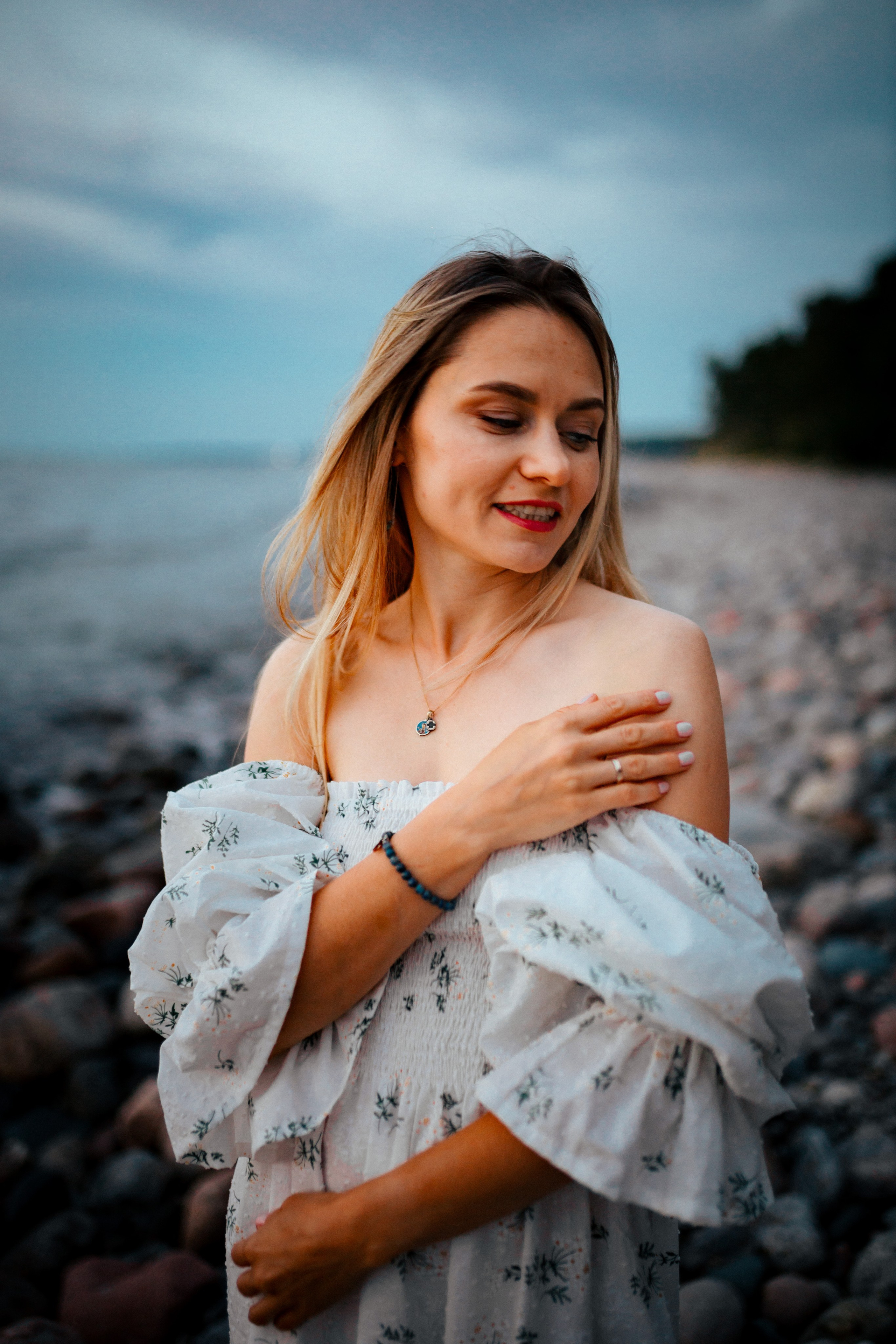 Никита и Юля на побережье. Фотограф Куянова Алина, семейные и свадебные фотосессии в Калининграде