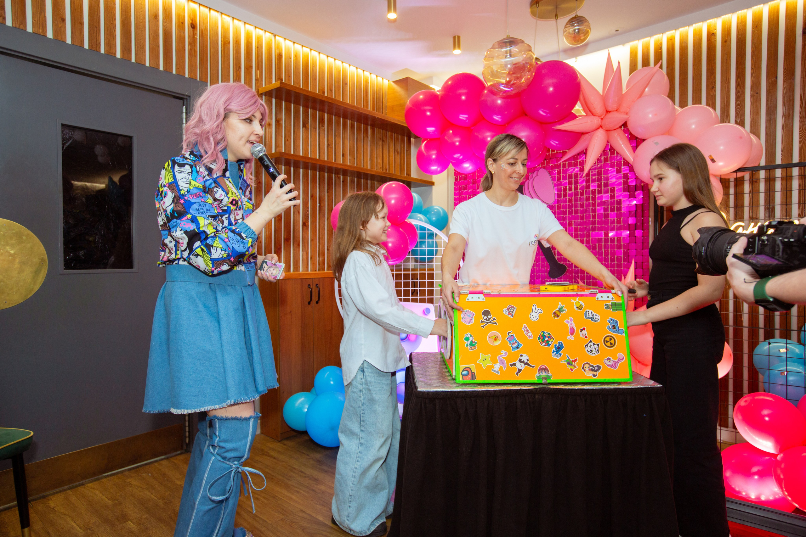 День рождения Ульяны. Фотограф Антонина Свешникова. ВЫПУСКНЫЕ ФОТОКНИГИ для детских садов и школ. Москва, Владимир