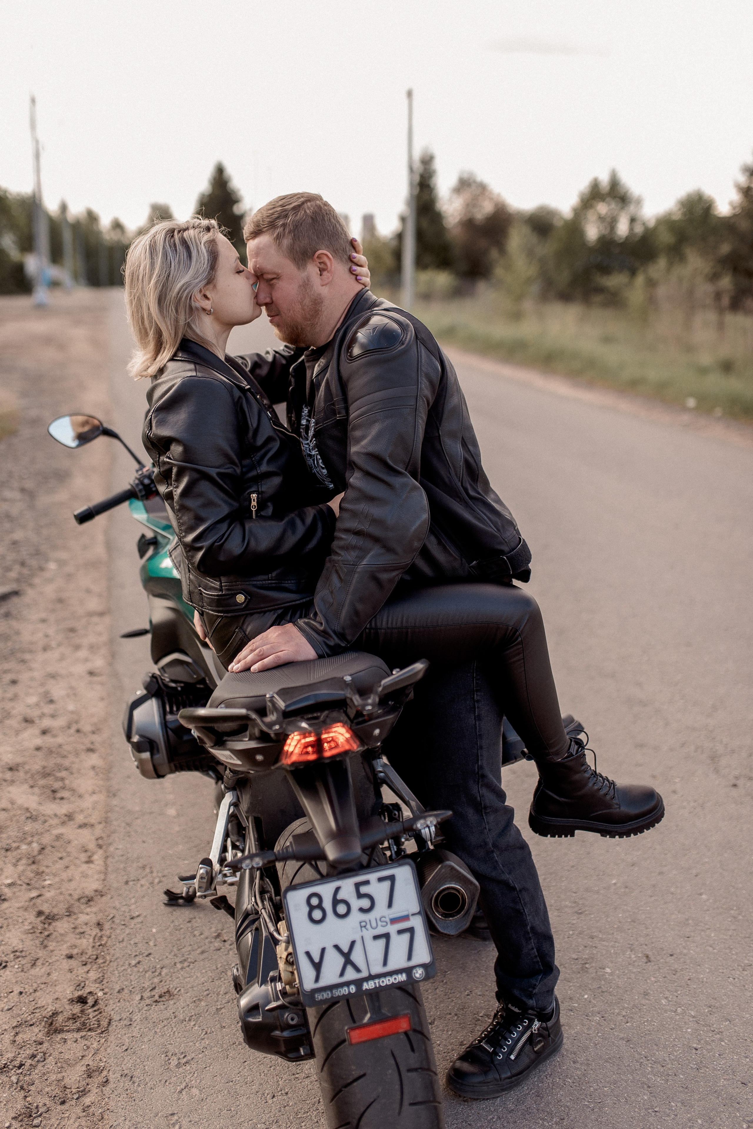 Марина и Женя. Мотоцикл. Lovestory. Семейный фотограф в Москве Екатерина Север