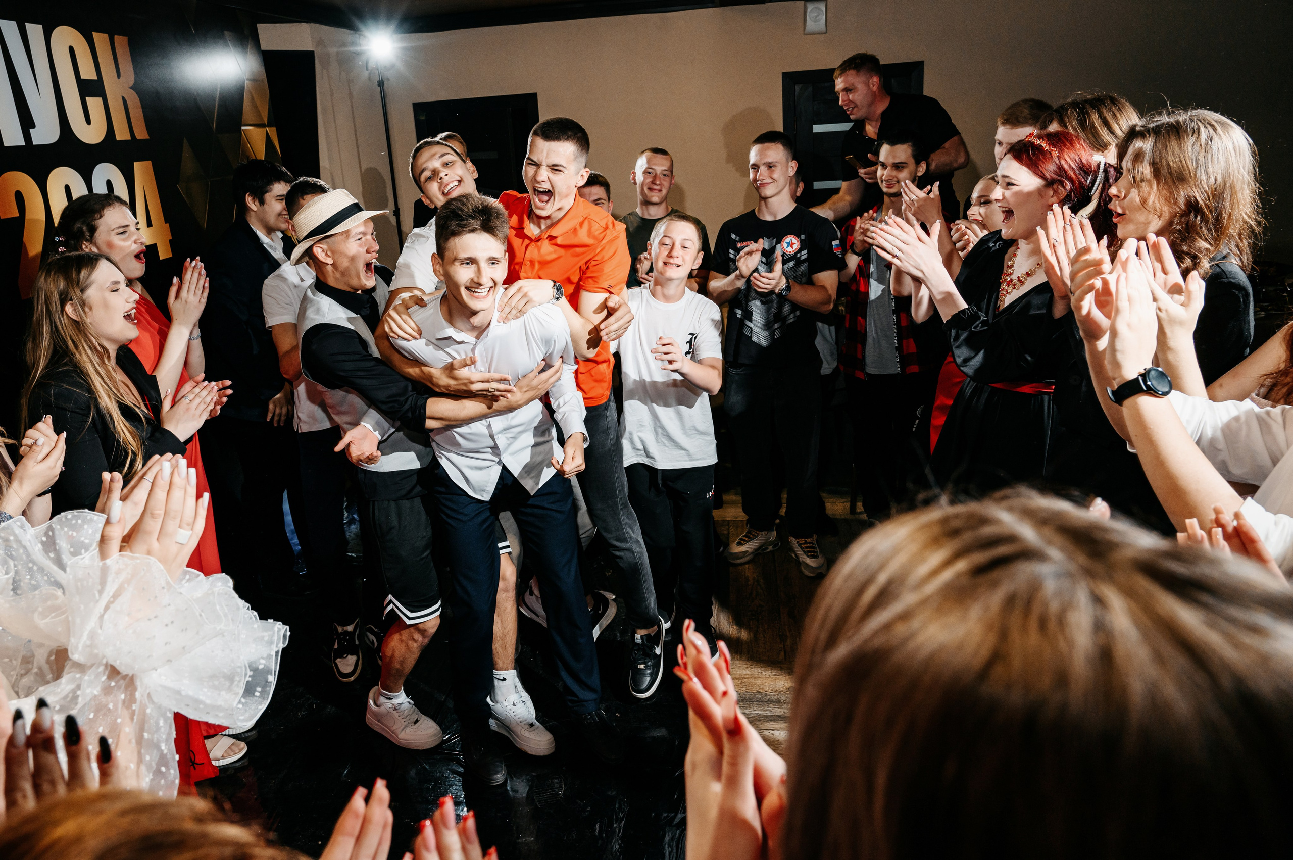 Выпускной Школа 54. Фотограф Владивосток. Игорь Кирсанов