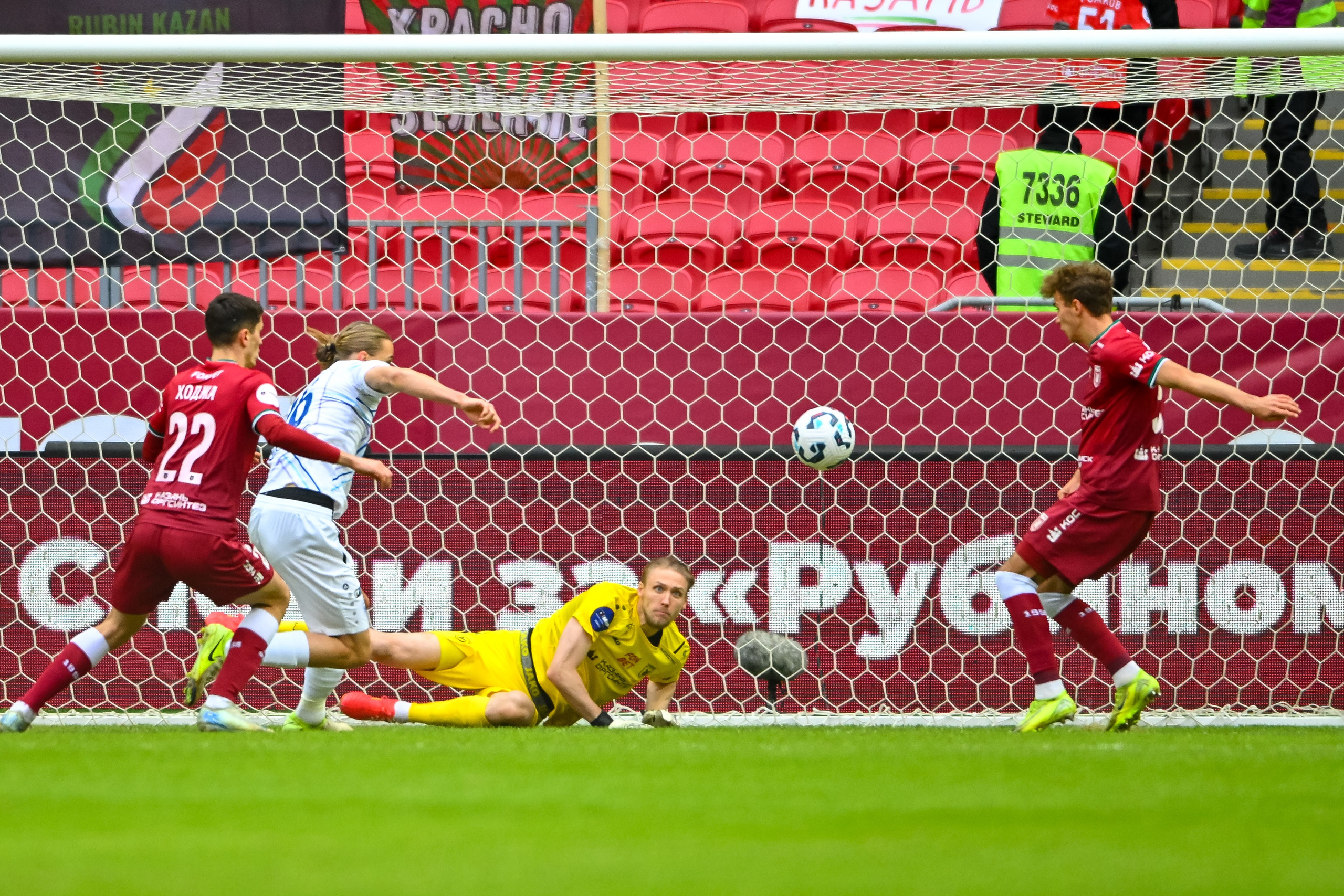 Футбольный фотограф. Спортивный и репортажный фотограф в Казани Вячеслав Сатонин