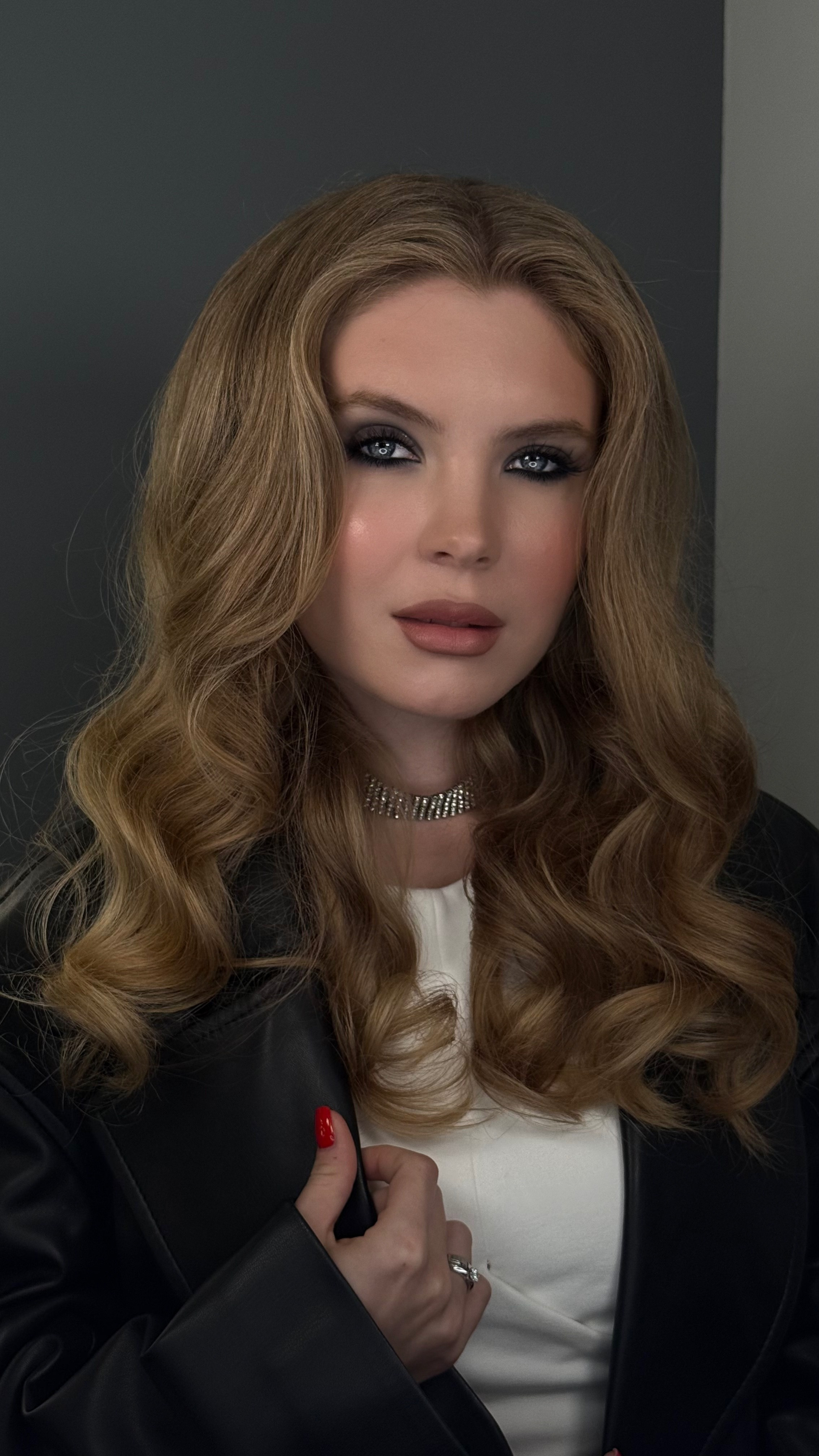 Образы. Студия визажистов, стилистов по прическам, бровистов и мастеров по ресницам