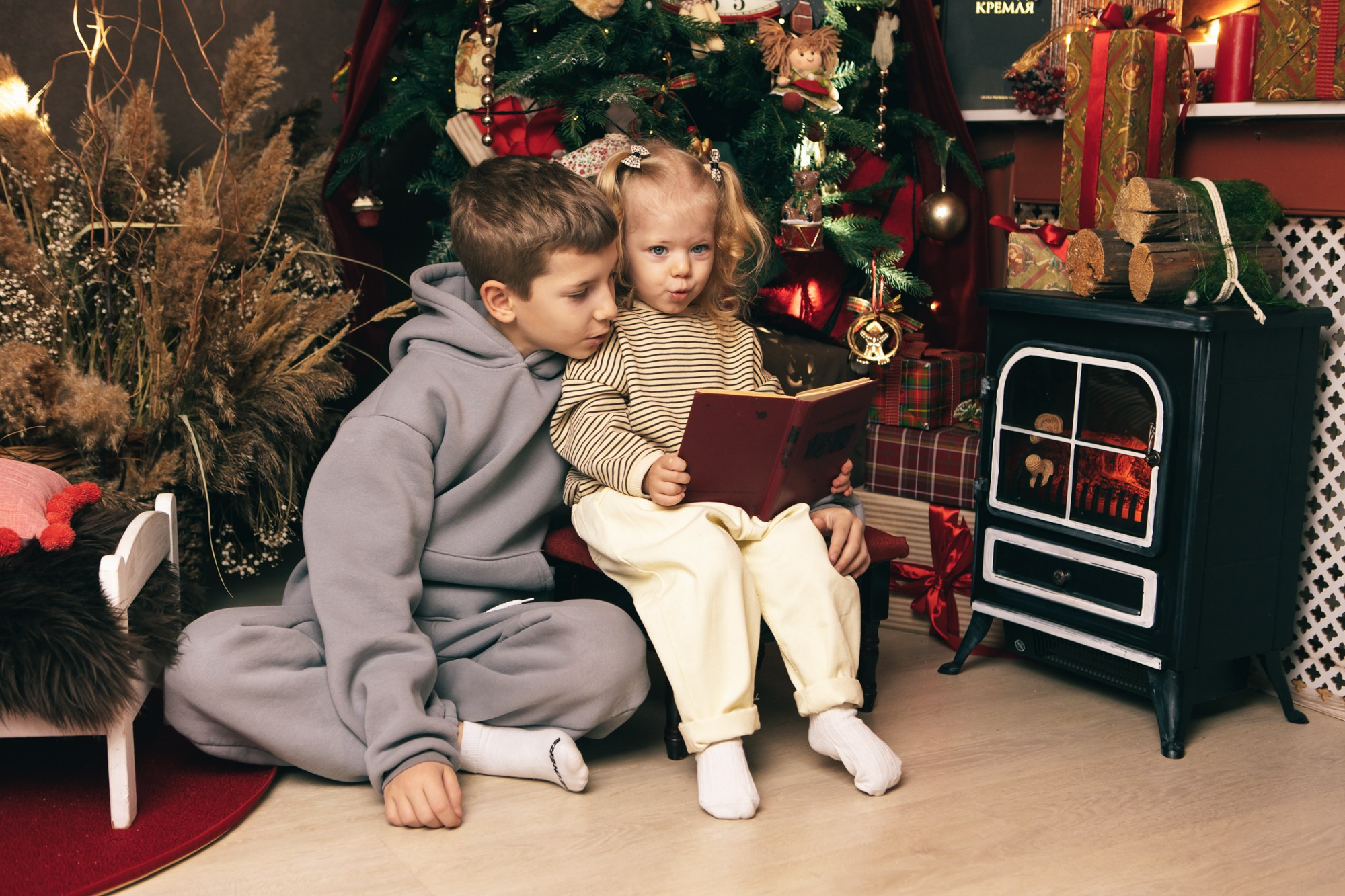Семейная новогодняя фотосессия. Фотограф в Оренбурге. Профессиональный фотограф