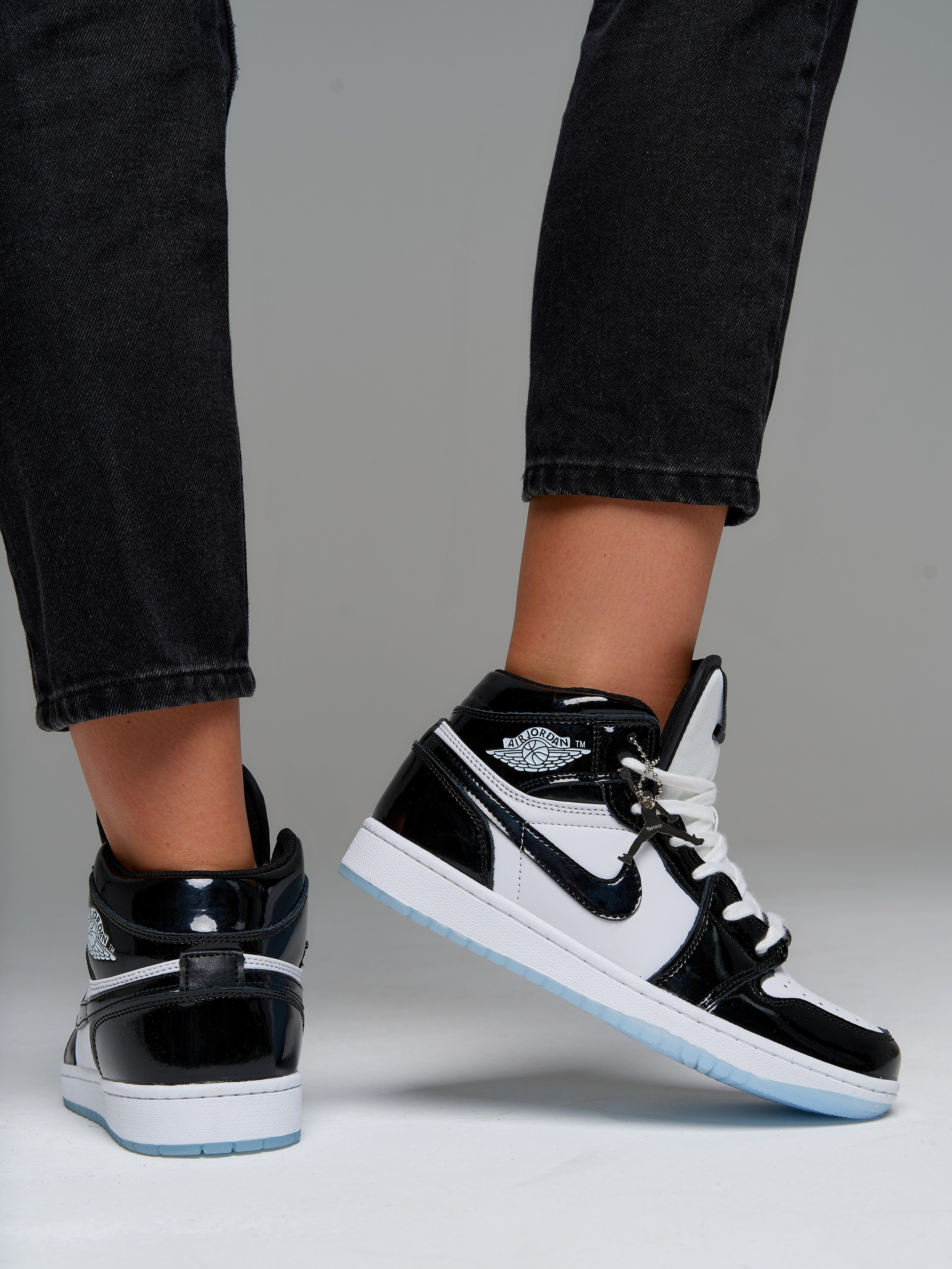 Кроссовки. Фотограф для маркетплейсов в Москве