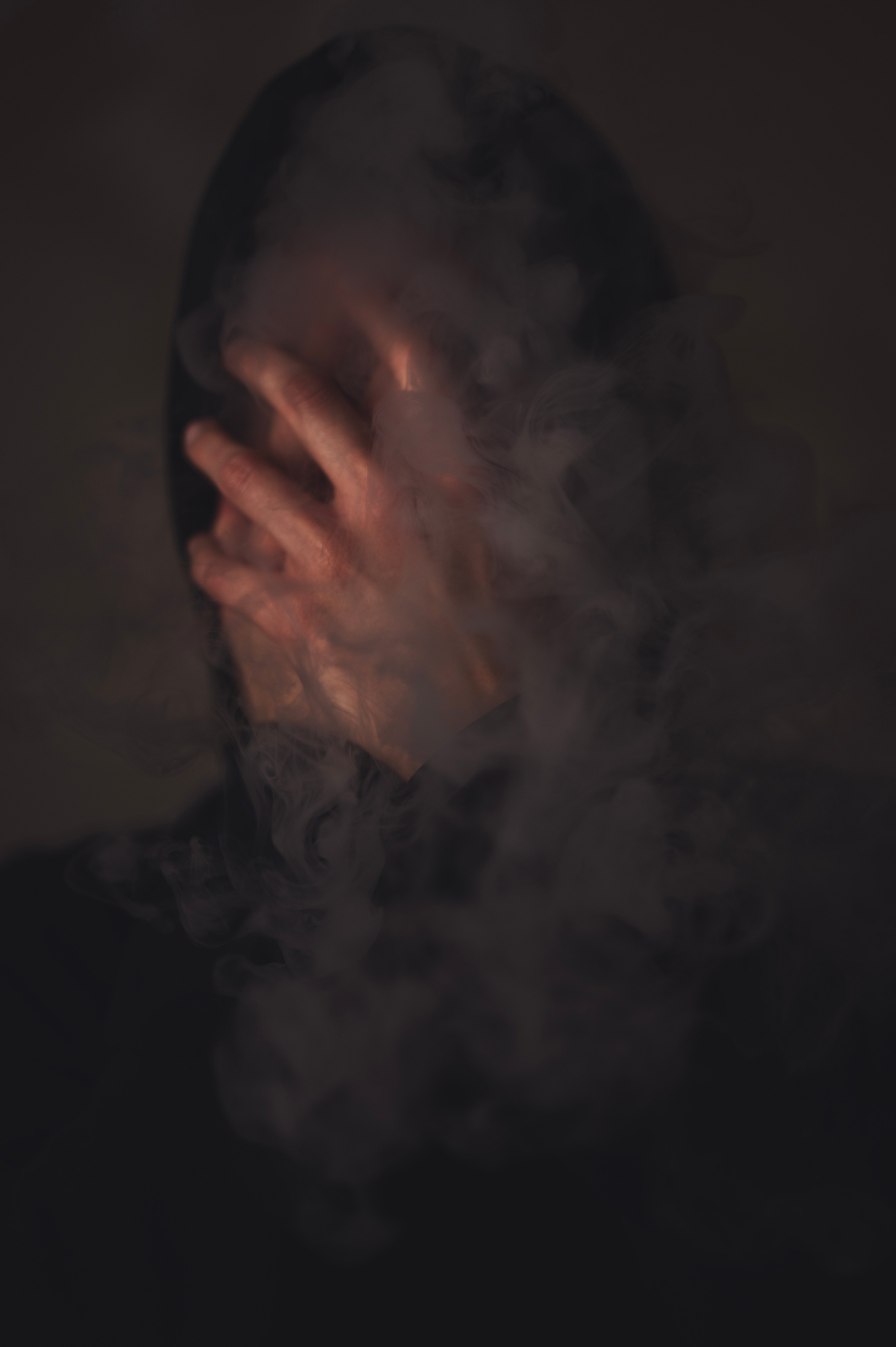 Минималистичный мужской портрет. Фотограф Елизавета Жуйкова | Фотосессии в Волгодонске: портретные, лав стори, семейные