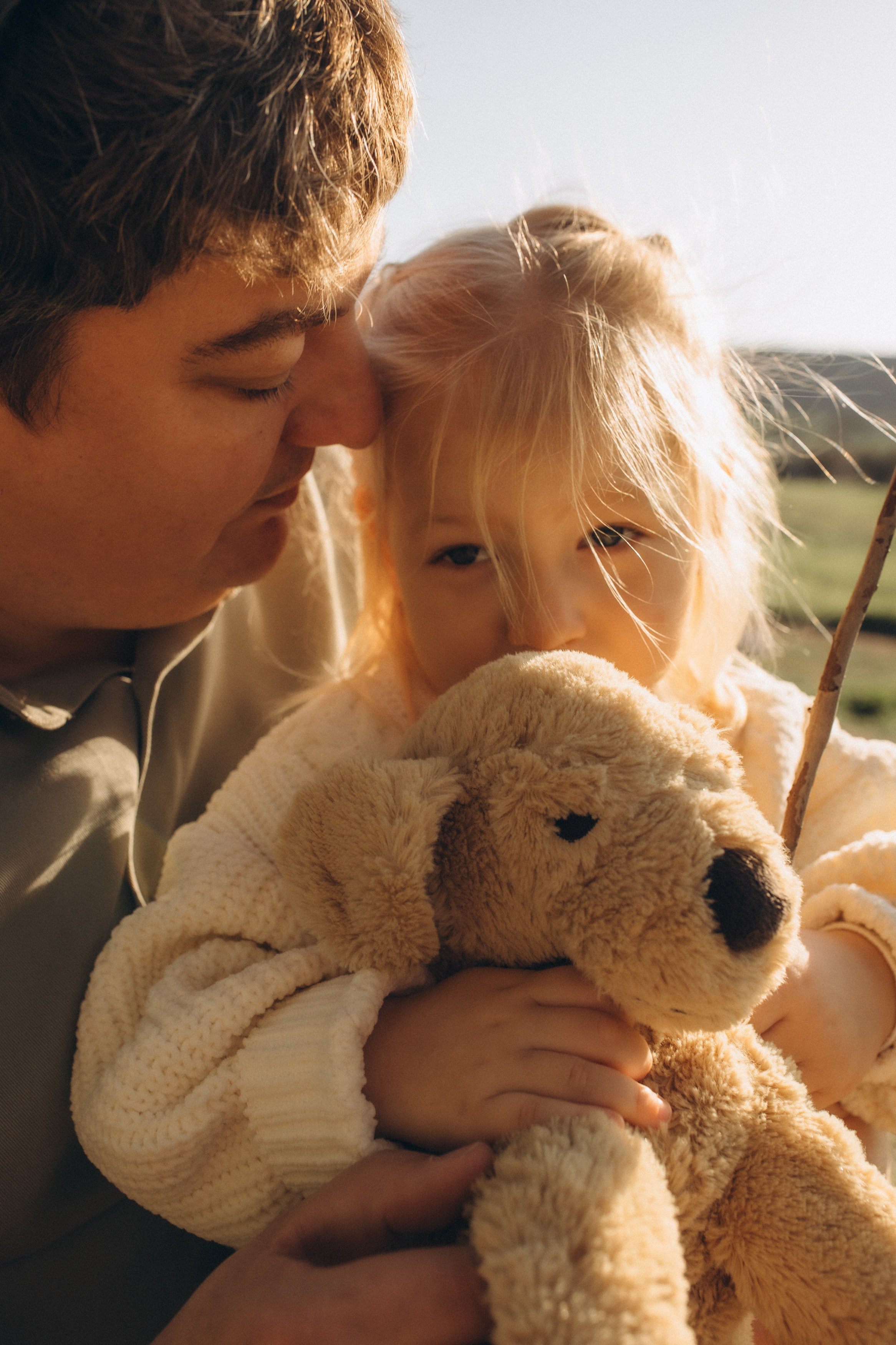 A warm afternoon in the field, just us and the time to be together. Katerina Nord | Wedding and Couple Photographer in Germany and Europe