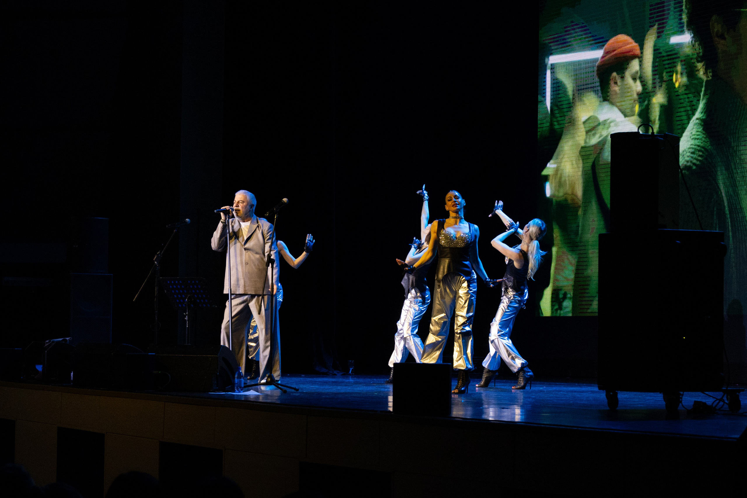 Сосо Павлиашвили КРАСНОЯРСК. Фотограф Красноярск съемки лавстори, фотосессия в студии, портретная съемка, творческие фотосессии