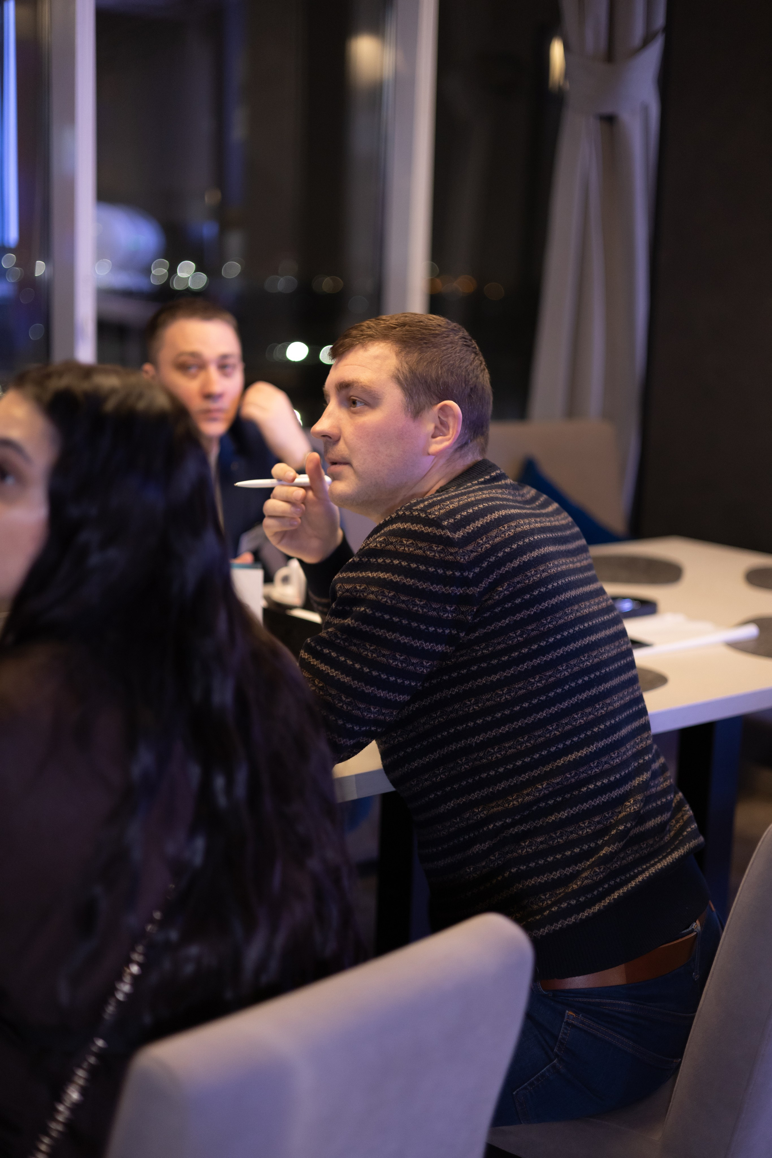 13ая BIZ QUIZ: деловая игра | Красноярск. Фотограф Красноярск съемки лавстори, фотосессия в студии, портретная съемка, творческие фотосессии