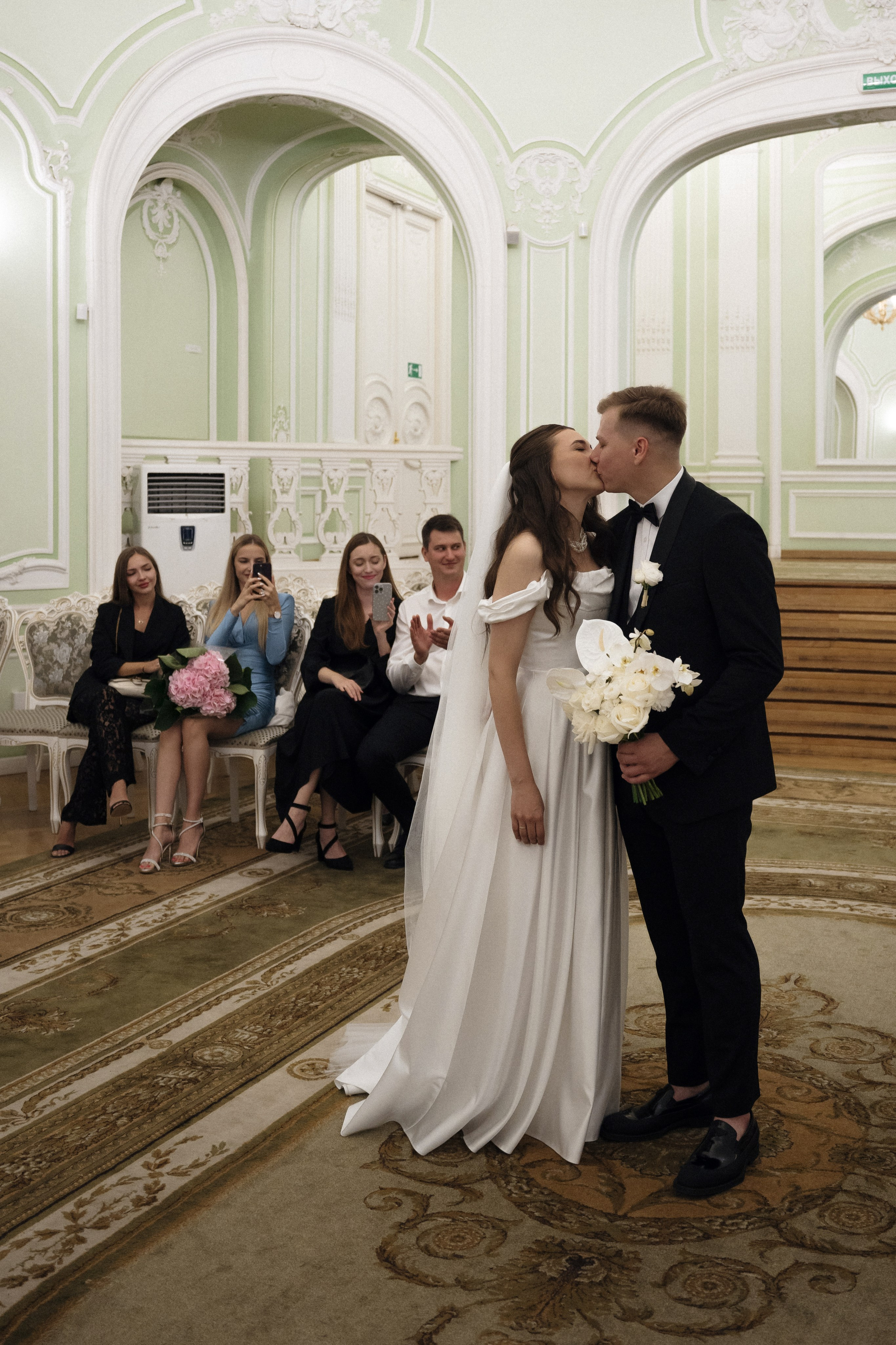 Social club. Свадебный фотограф в Петербурге Таша Вайб