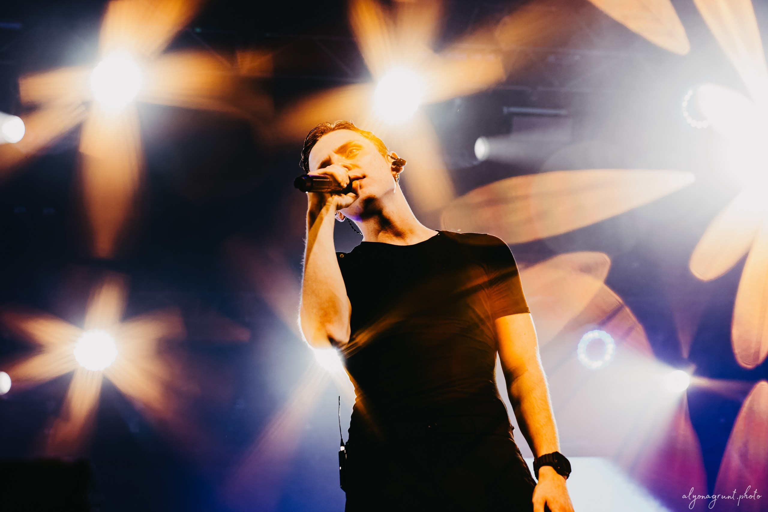 Ваня Дмитриенко, фоторепортаж СПб, A2, 23.10.2025. Алена Адрианова: фотограф в Санкт-Петербурге