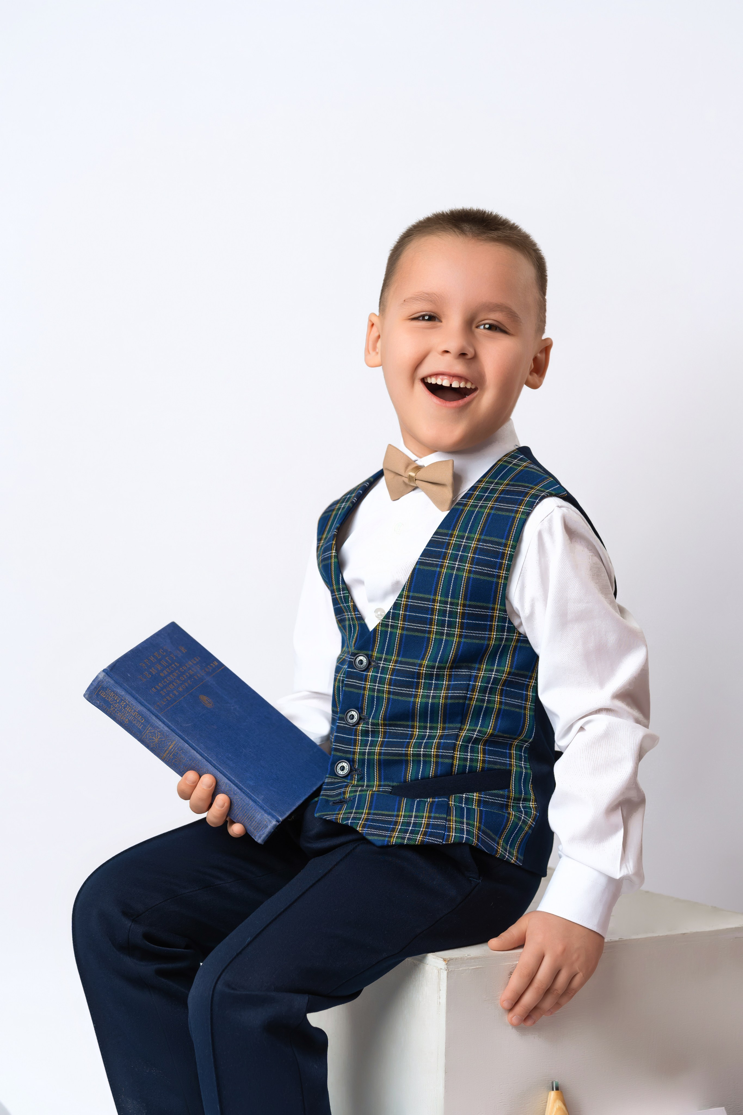 Выпускные альбомы. Akhmadeevmedia.ru