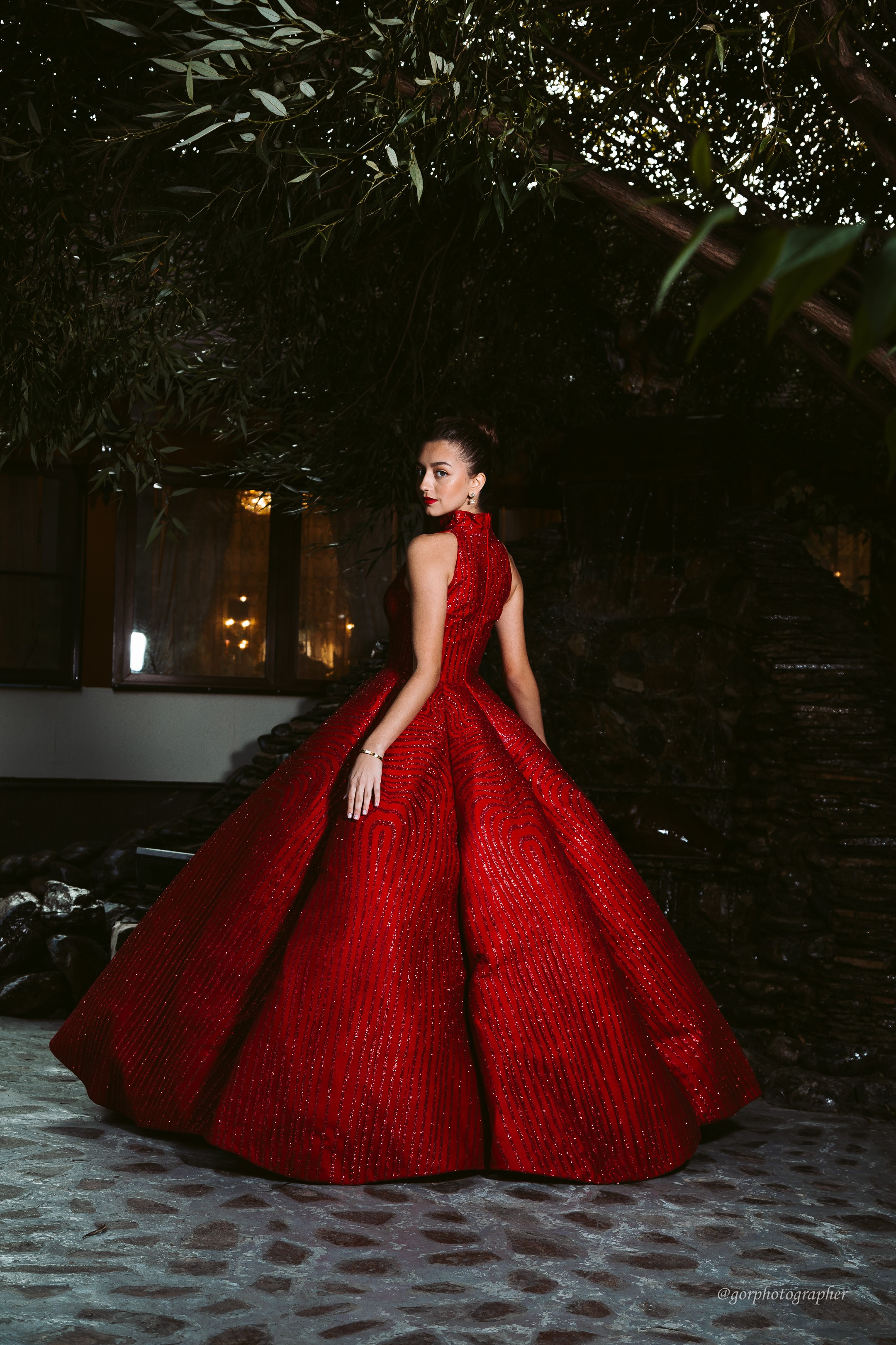 Фотосессия у ресторана. Свадебный Фотограф в Москве Гор Магтагян