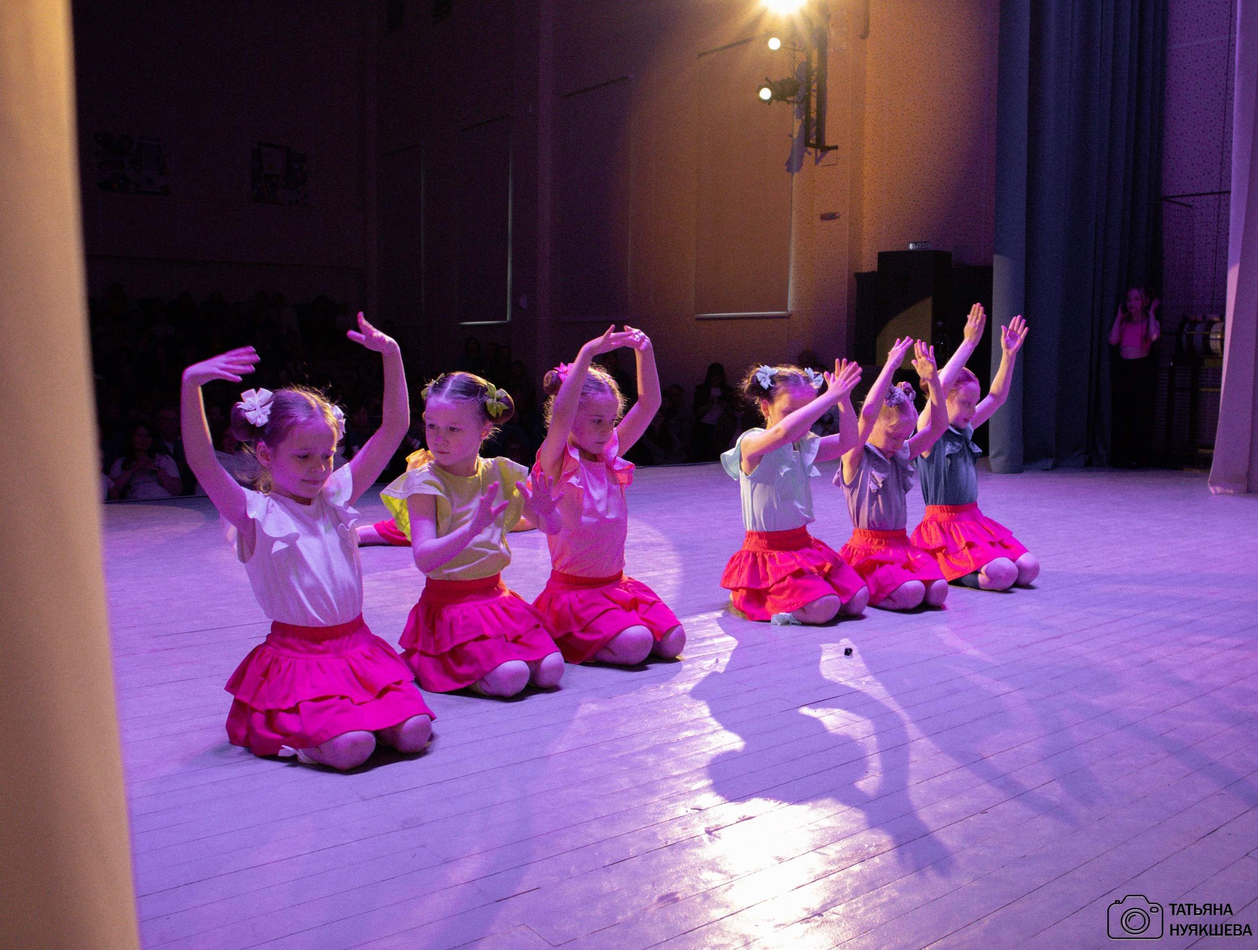 Отчетный концерт танцевальной студии Алины Литвиновой. Свадебный и семейный фотограф Татьяна Нуякшева Новоалтайск — Барнаул