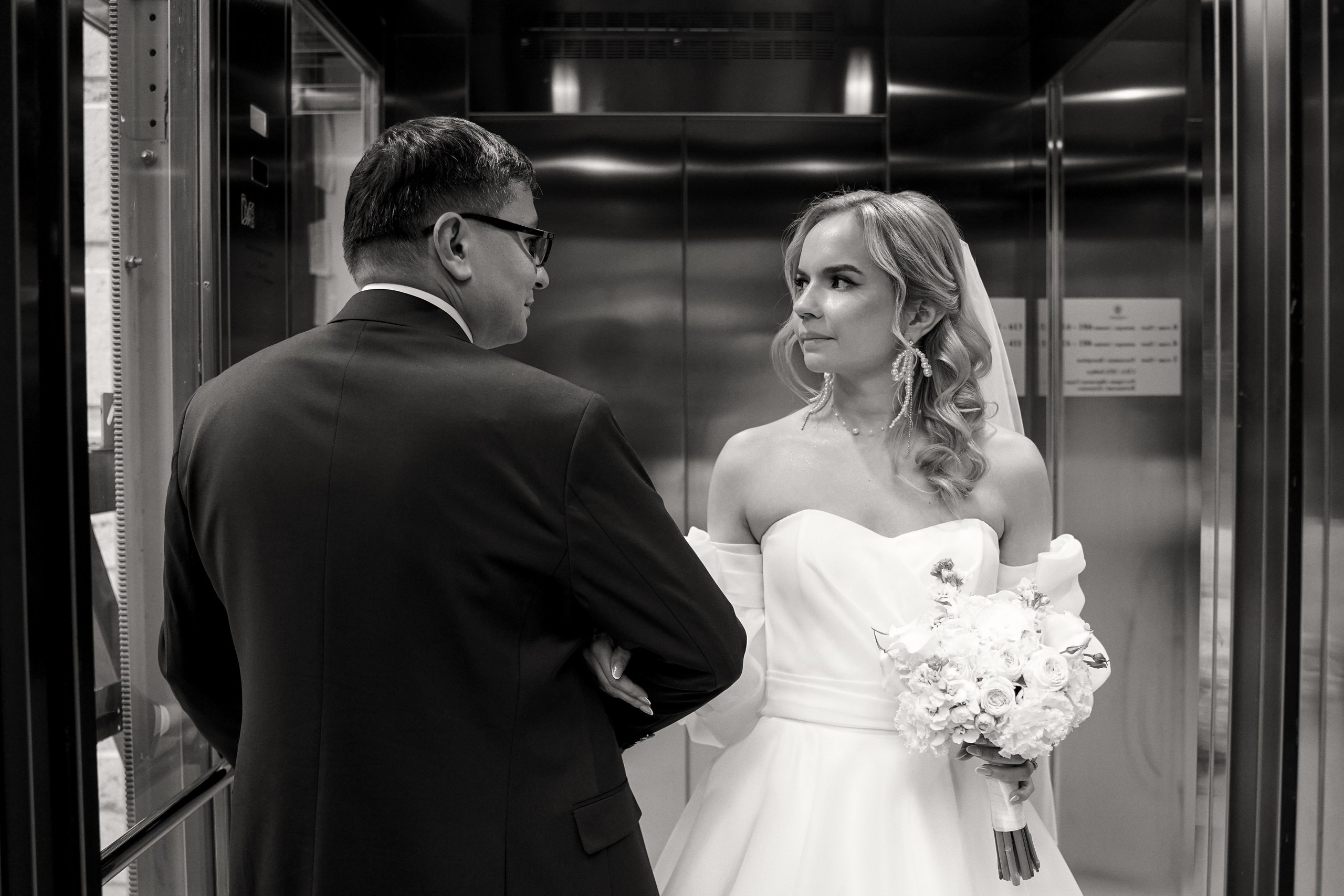 Свадебная фотосессия «4 часа». Отель Резиденция в Ростове-на-Дону. Кадры молодоженов на природе. Фотосессия банкета 1 час. Свадебный фотограф в Ростове-на-Дону. Таинство Крещения и Венчания, семейные фотосессии. Алёна Чёботова