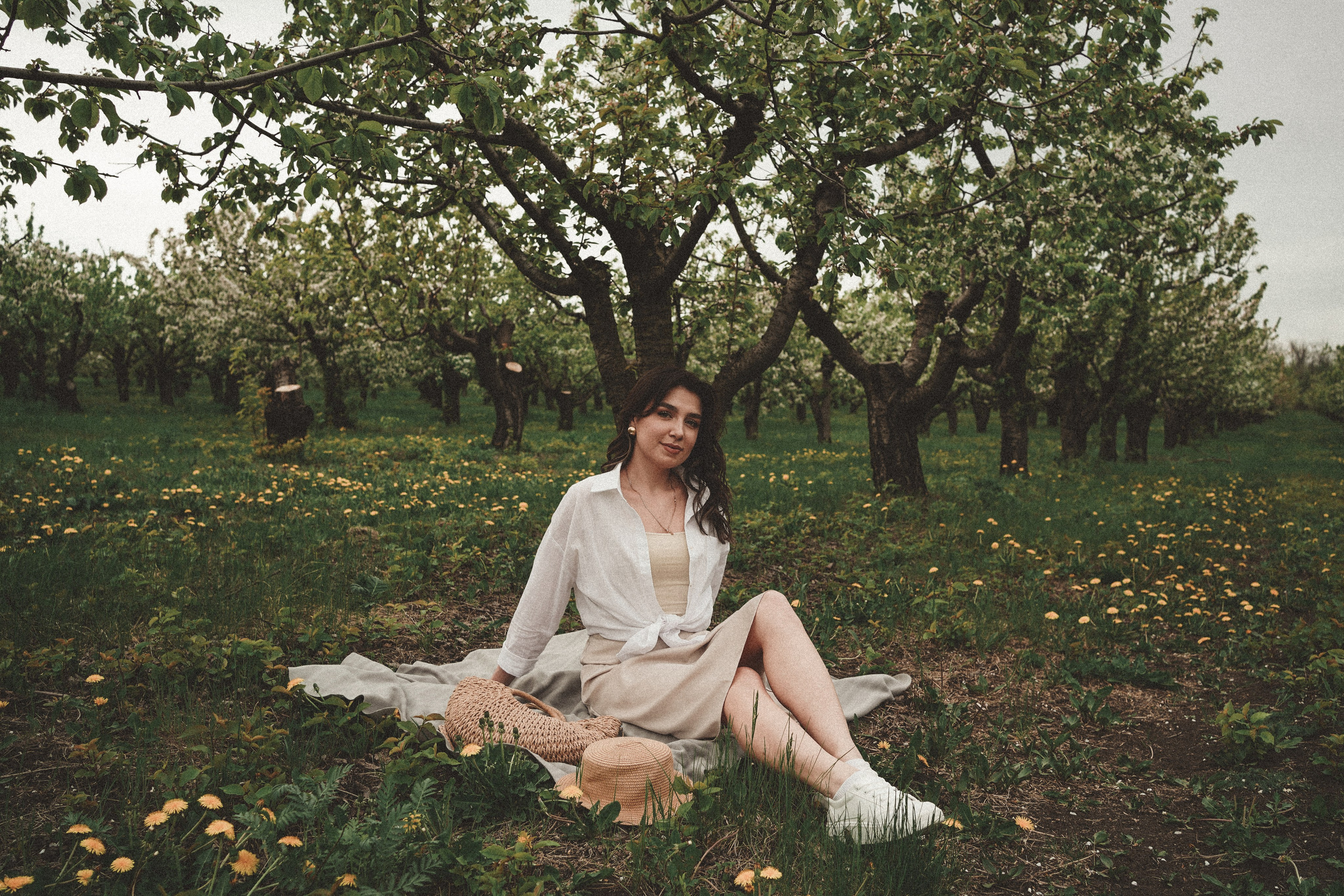 Фотосессия в цветущем саду в пос. Мускатный. Фотограф Ростов-на-Дону. Свадебный фотограф в Ростове-на-Дону. Таинство Крещения и Венчания, семейные фотосессии. Алёна Чёботова